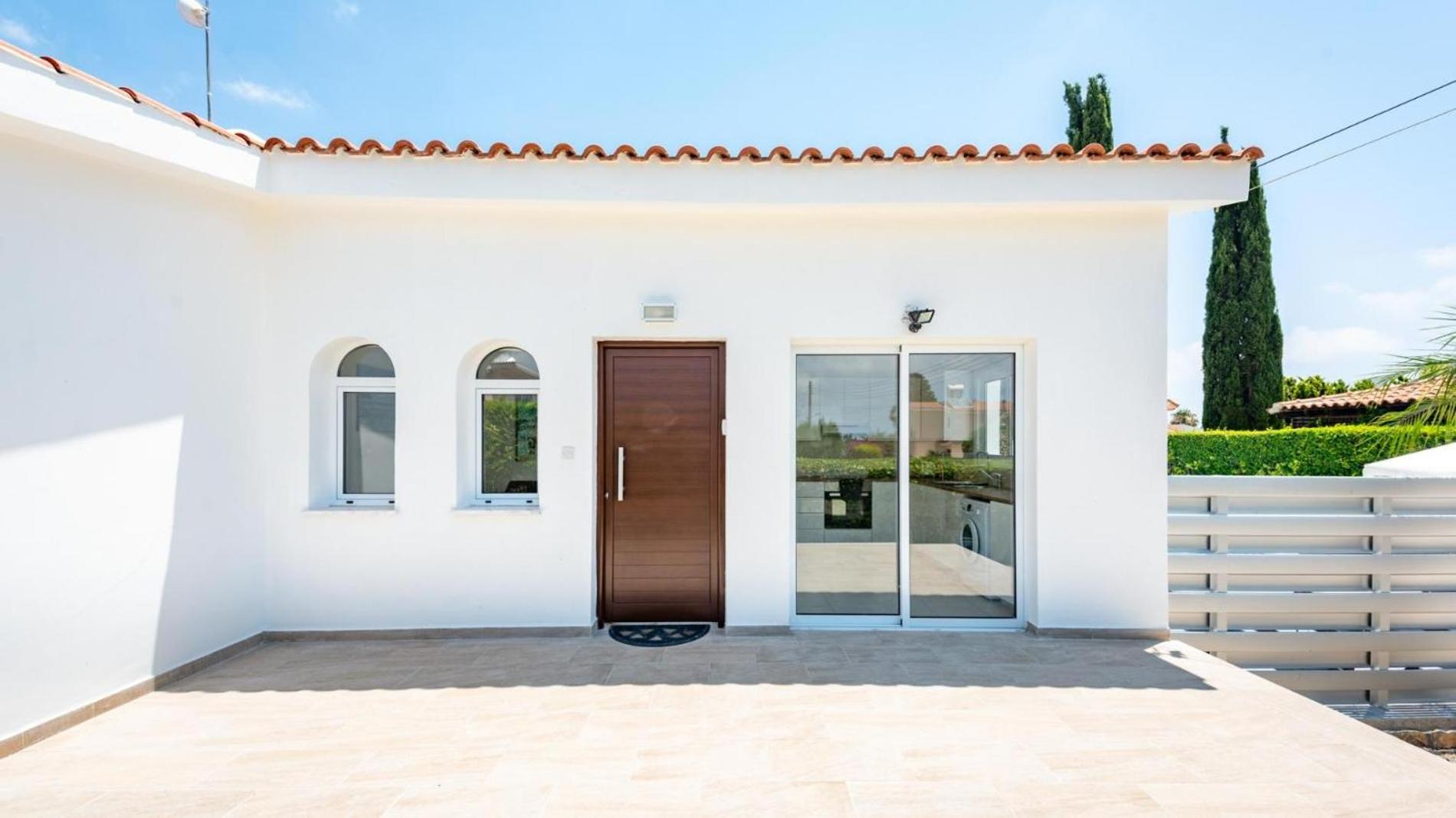 Bungalow Mikaella by Ezoria Villas