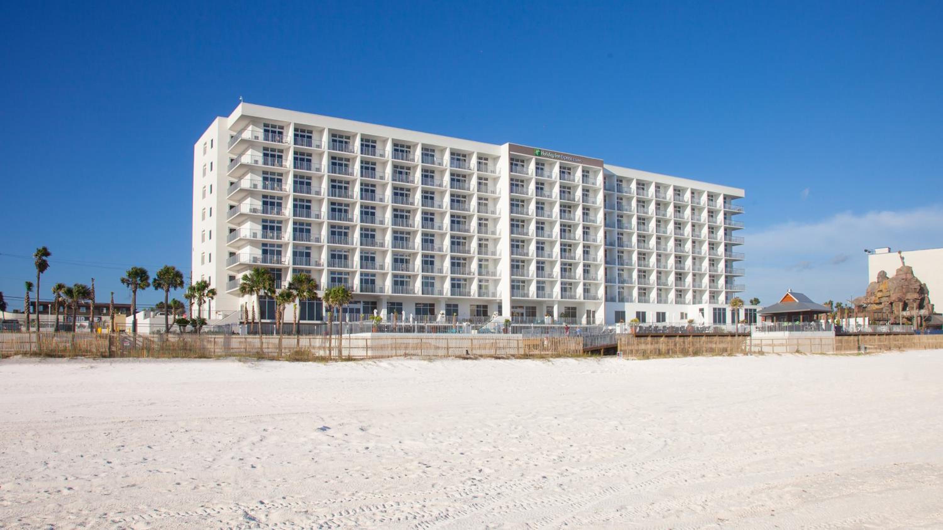 Holiday Inn Express & Suites Panama City Beach - Beachfront by IHG