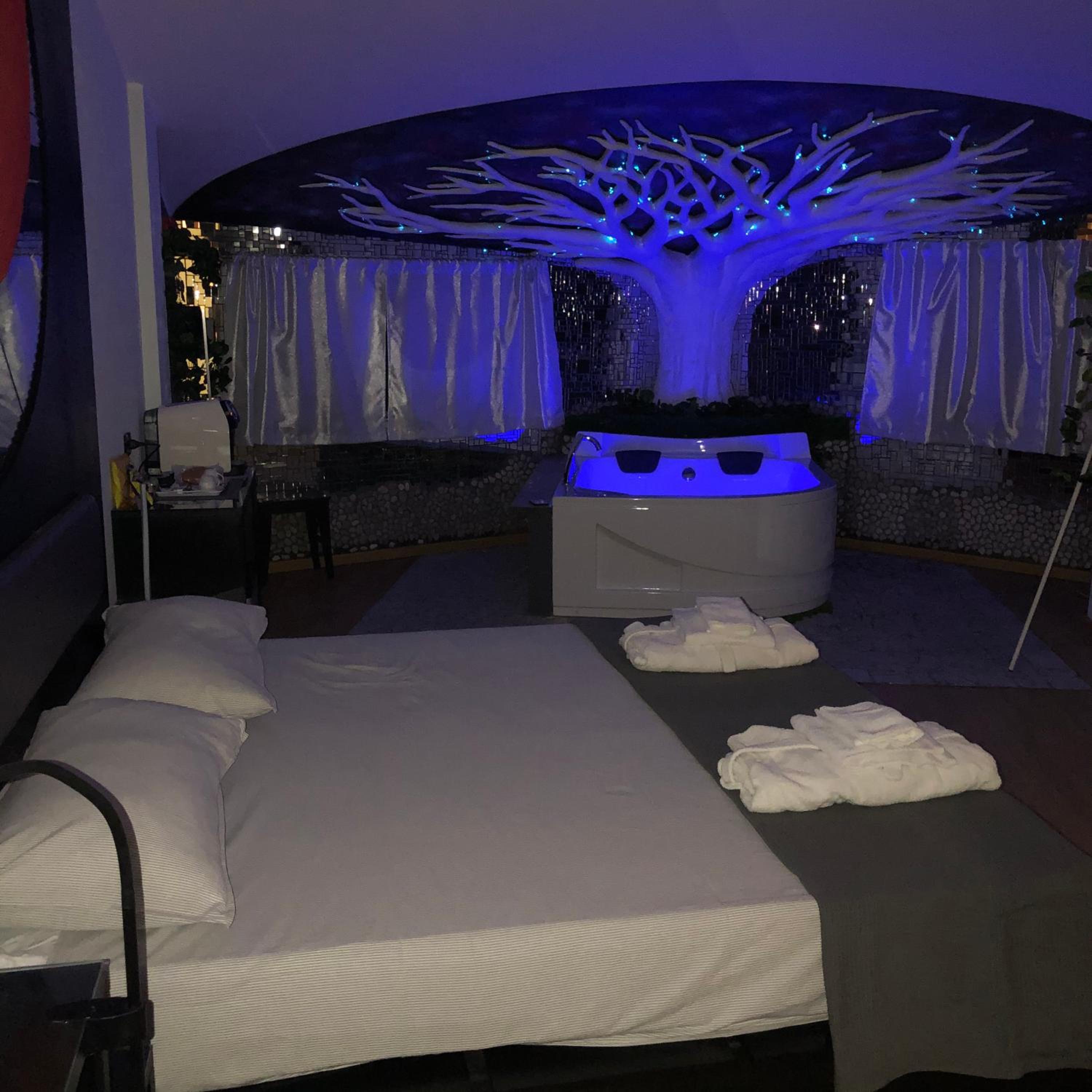 REnt room Universe photo 2