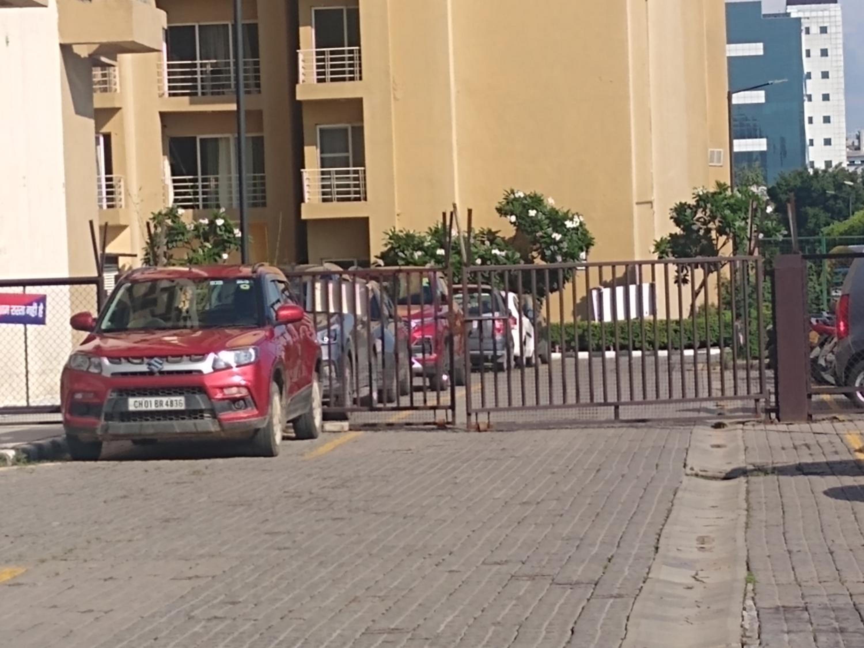 Boutique Studio Apartment near Noida Expressway, Metro, IT Hub, ExpoMart