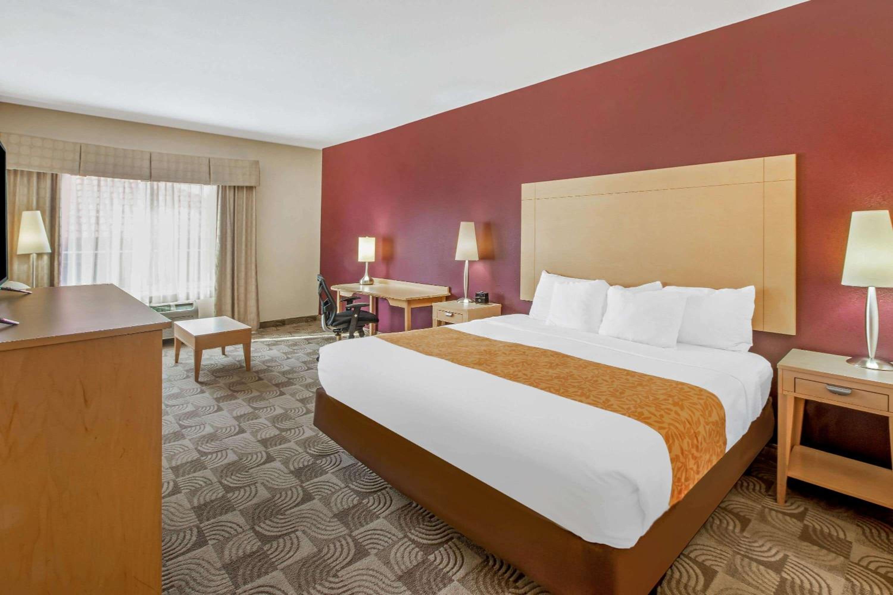 Tucumcari Vacations - La Quinta by Wyndham Tucumcari - Property Image 12