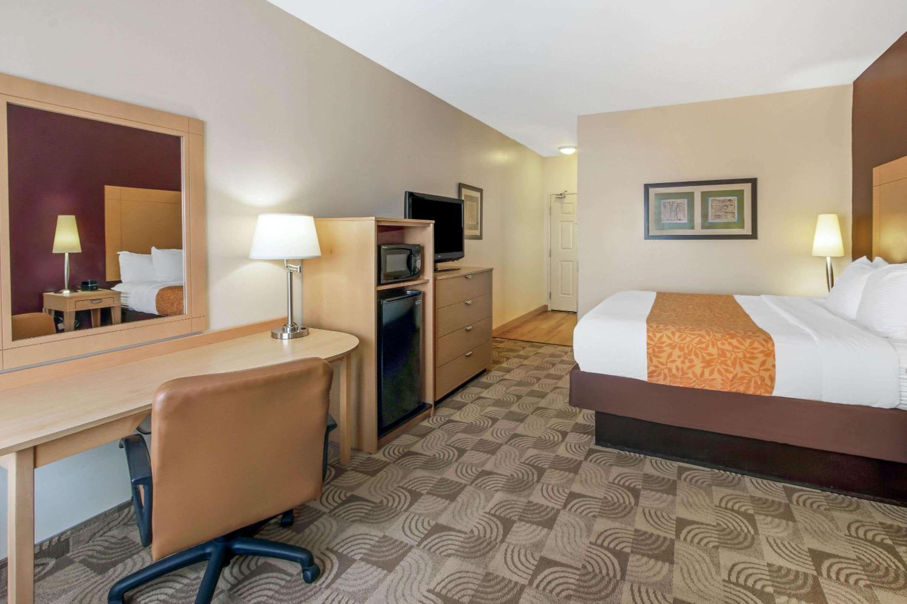 Tucumcari Vacations - La Quinta by Wyndham Tucumcari - Property Image 7