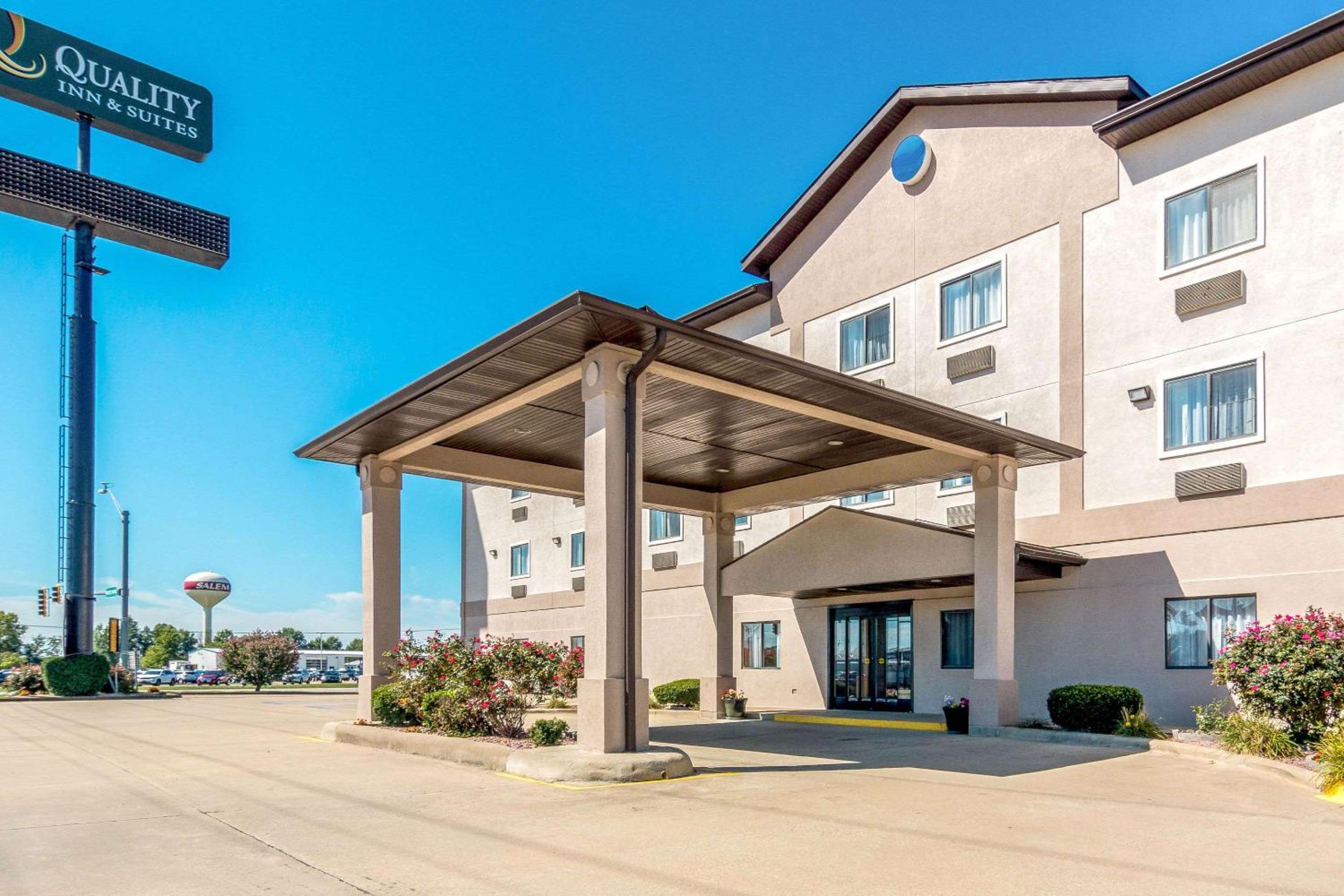 Salem Vacations - Quality Inn Suites Salem near I-57 - Property Image 40