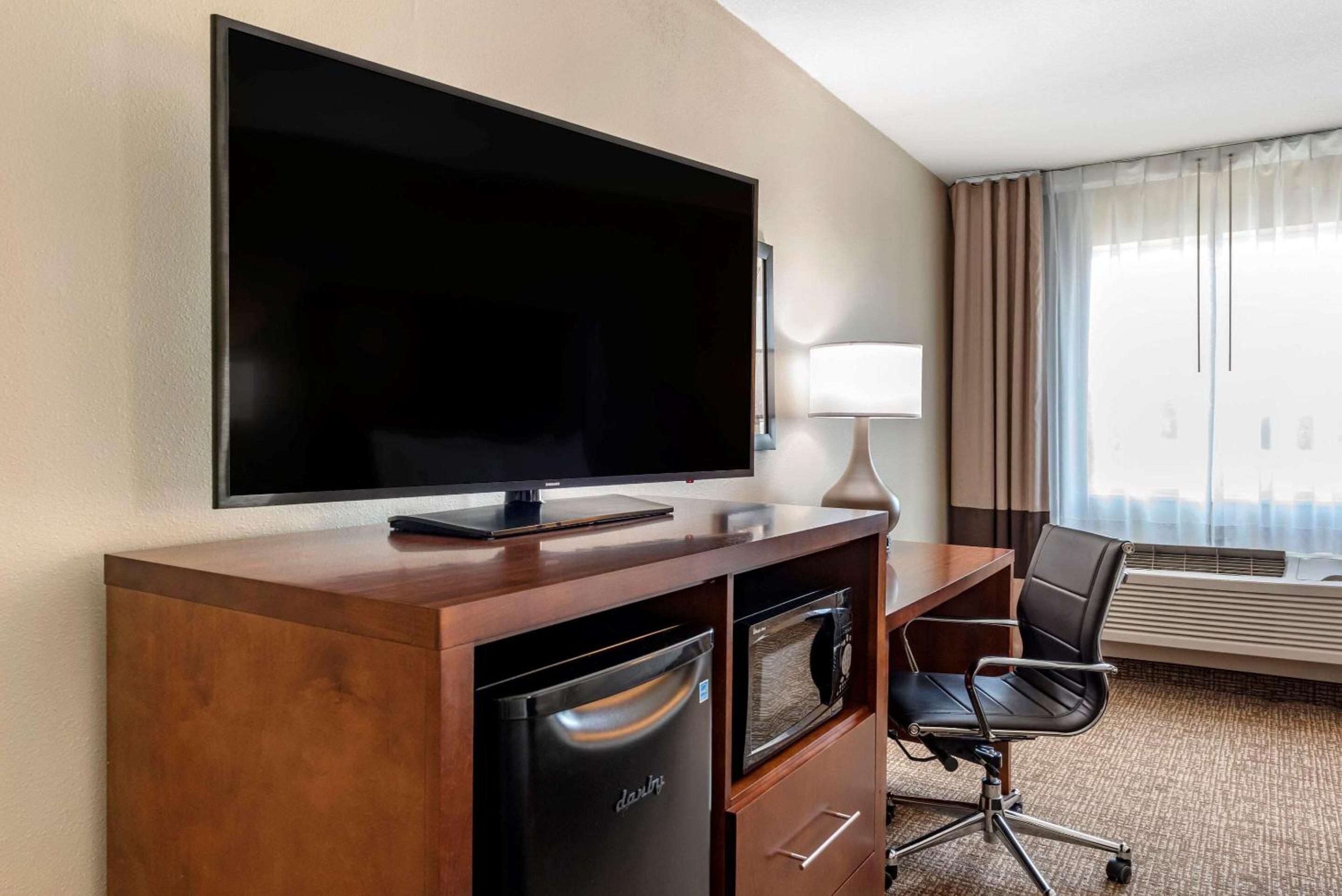 Crawfordsville Vacations - Comfort Inn - Property Image 18