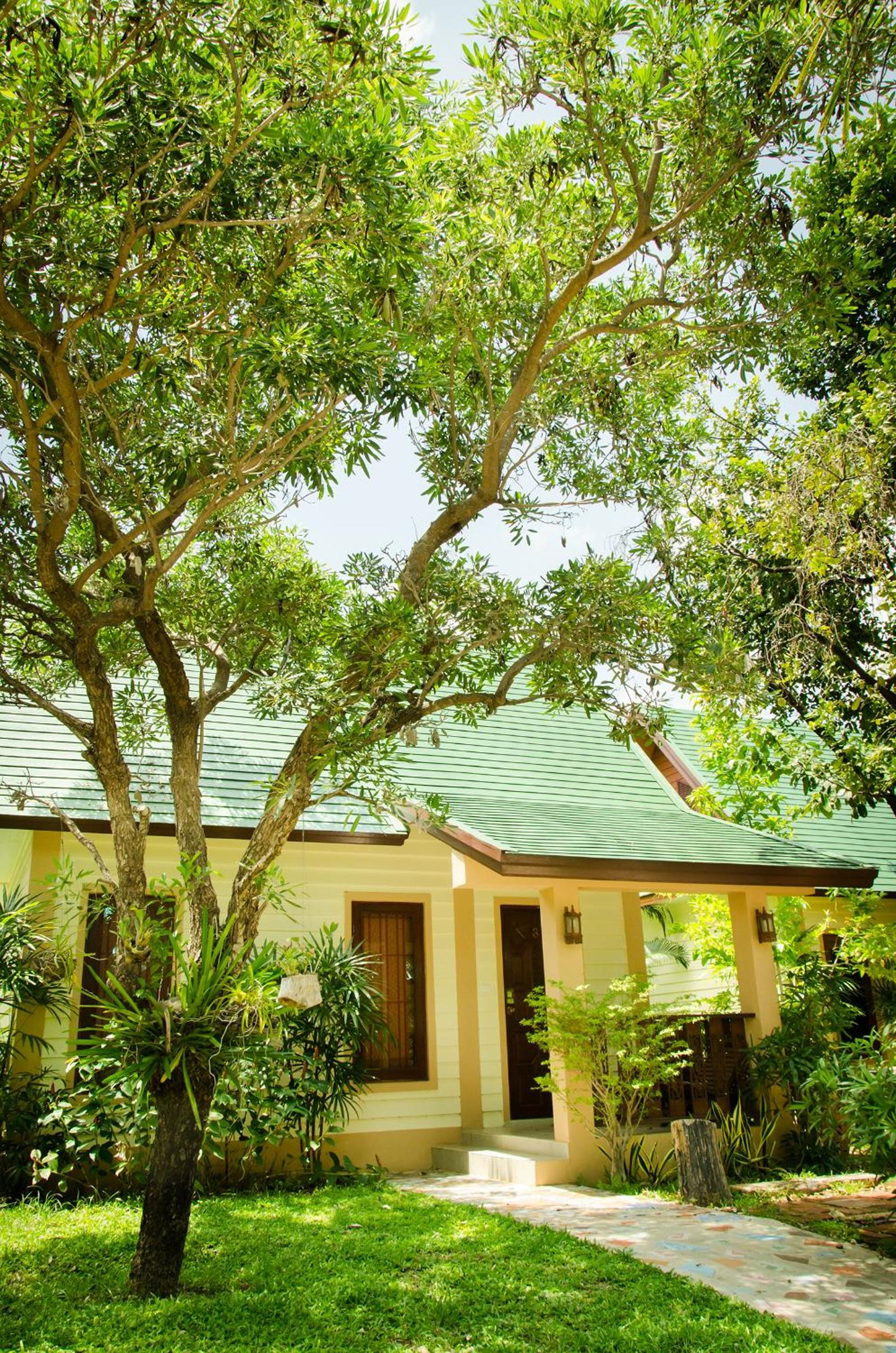 The Green Beach Resort