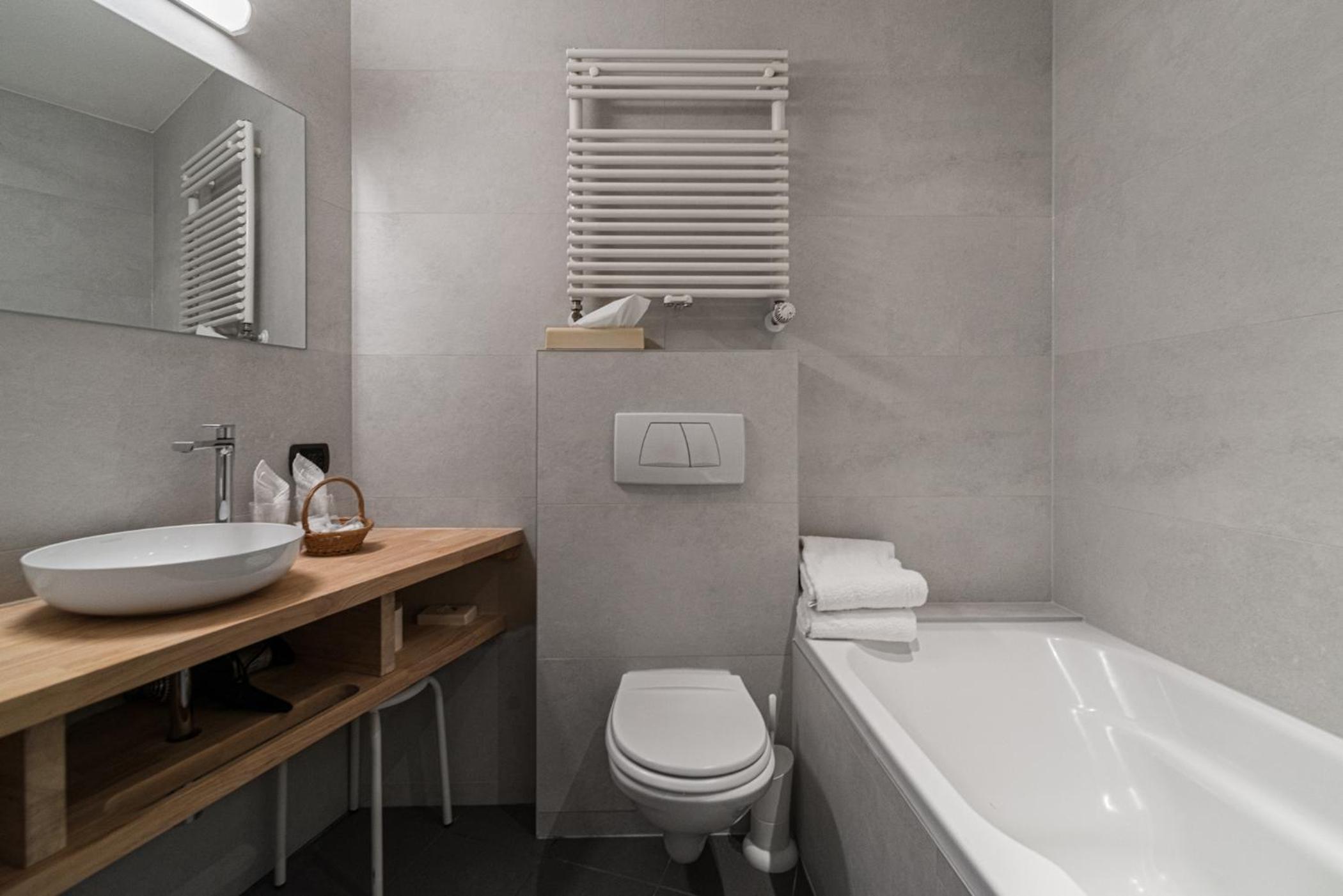 Bruges Vacations - Hotel Bourgoensch Hof - Property Image 100