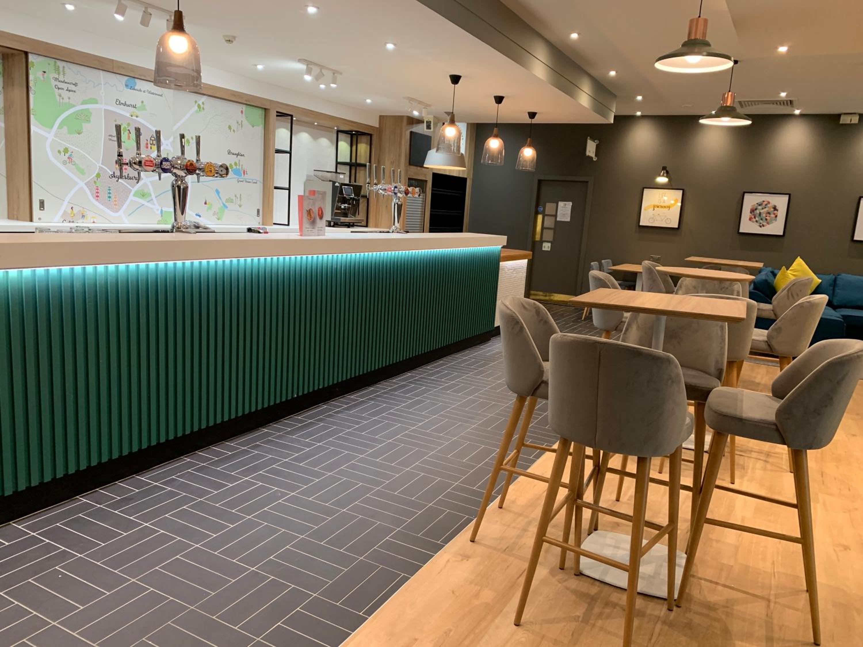 Aylesbury Vacations - Holiday Inn Aylesbury, an IHG Hotel - Property Image 11