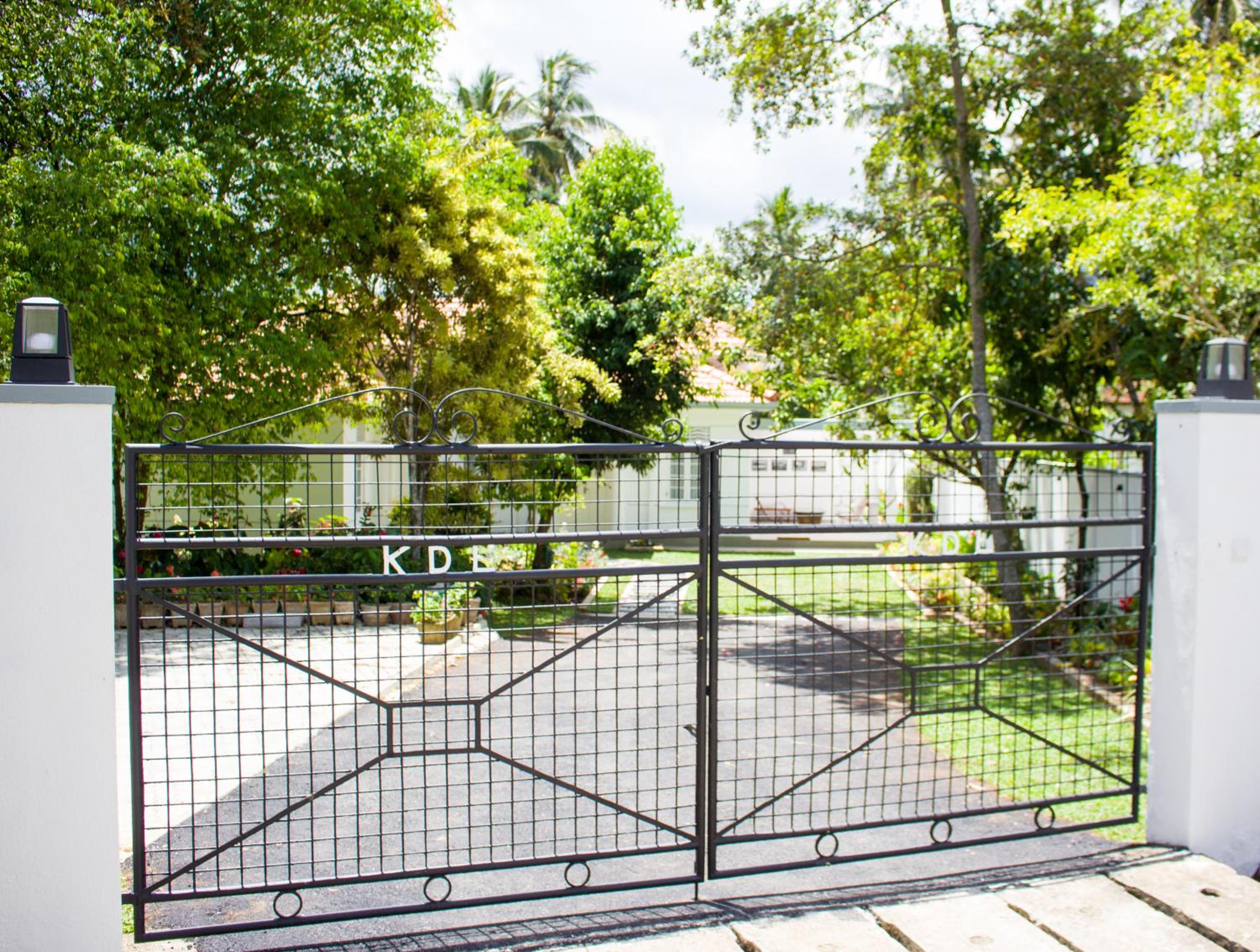 Villa Lewis