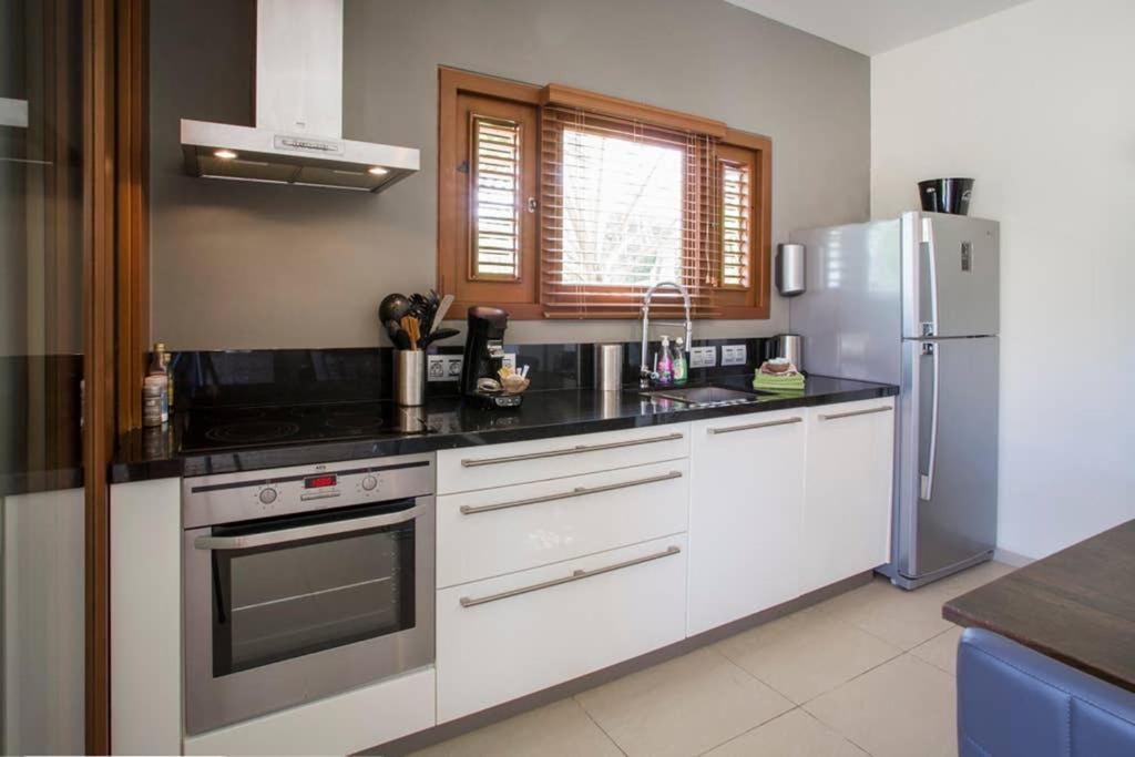 Spanish Water A1 - Uniek 3-slaapkamerappartement aan het Spaanse Water met constante zeebries