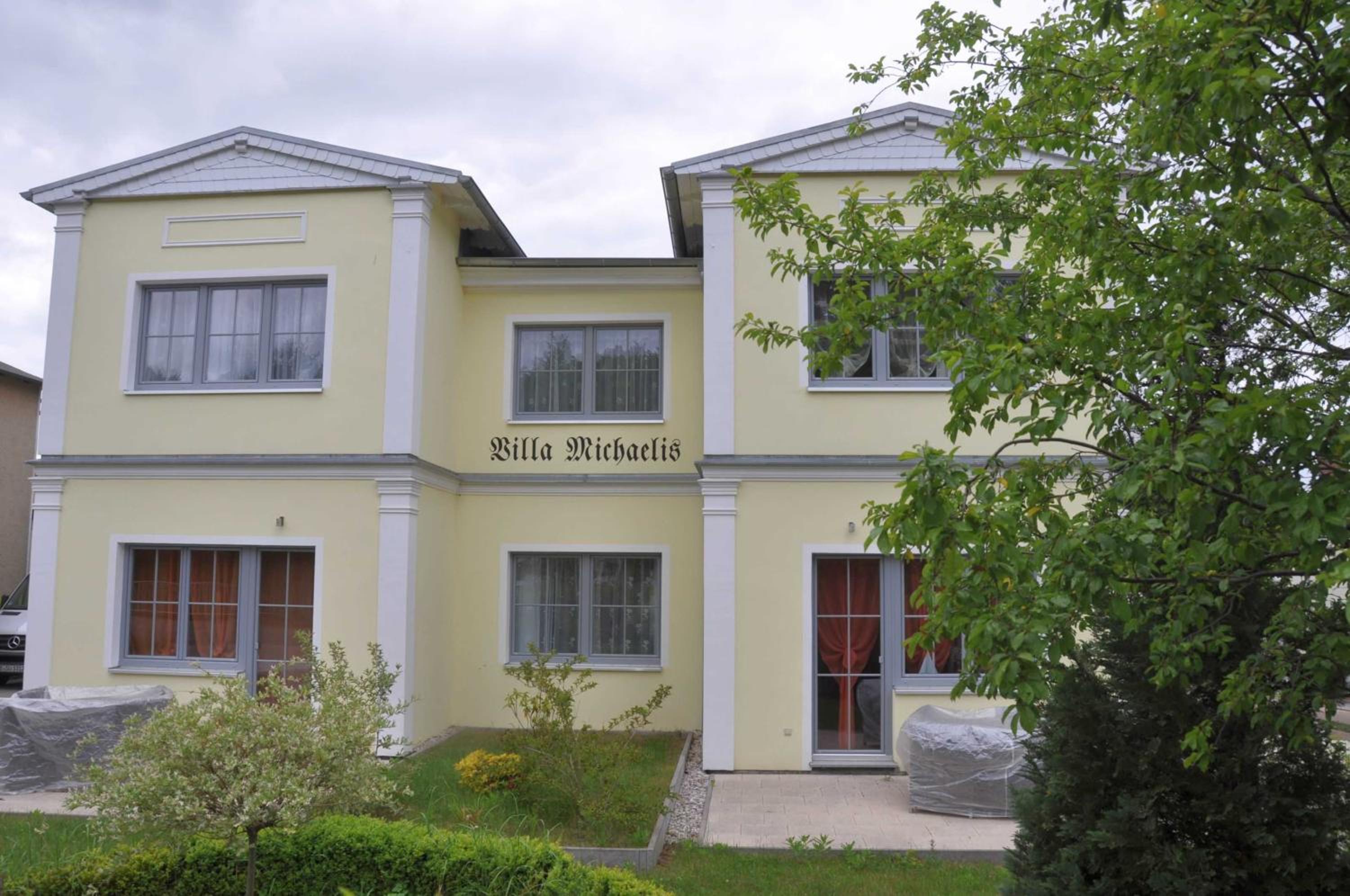 Villa Michaelis view 3