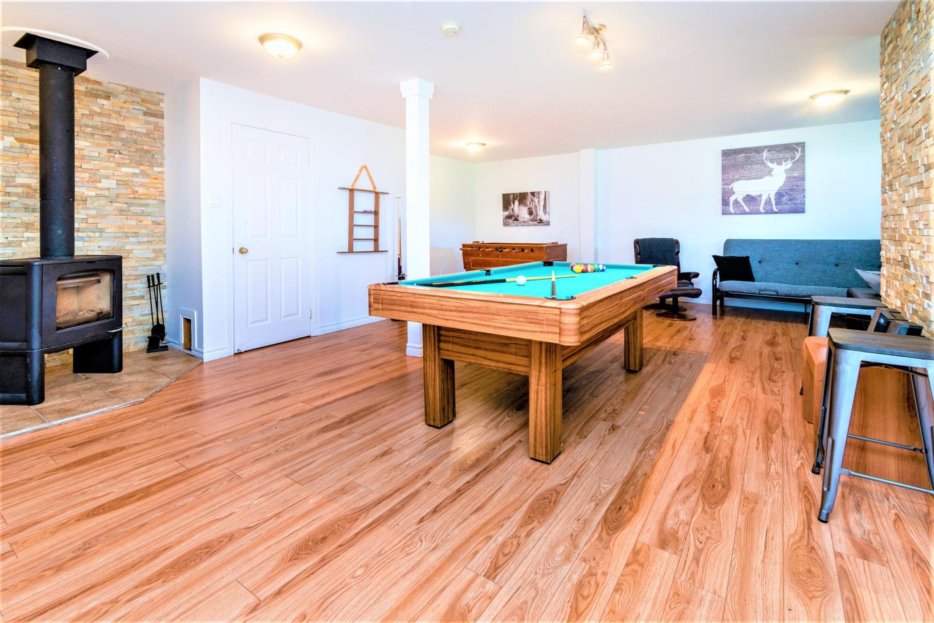Charlevoix 4BR Cottage Hot Tub & Game Room 12