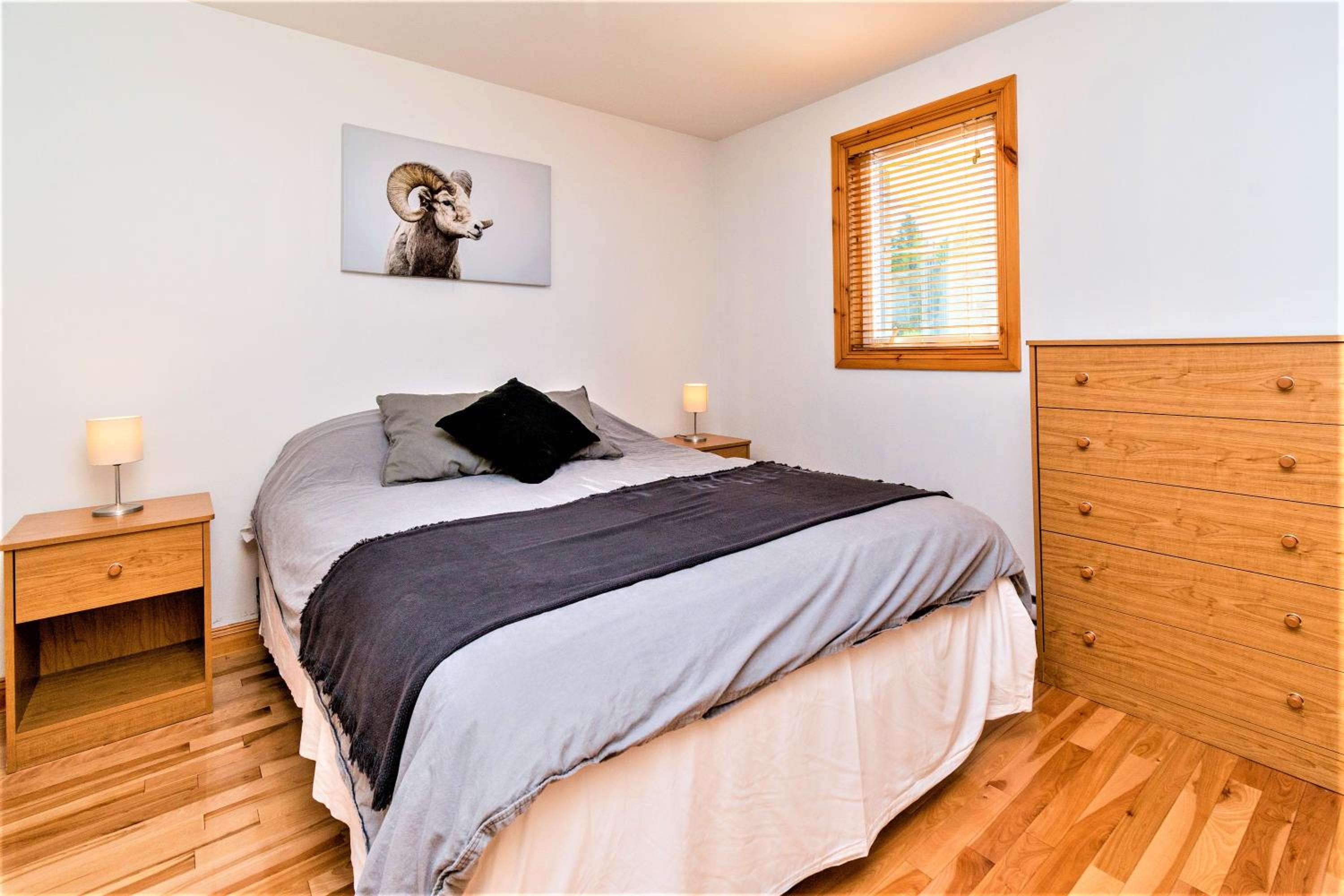 Charlevoix 4BR Cottage Hot Tub & Game Room 12