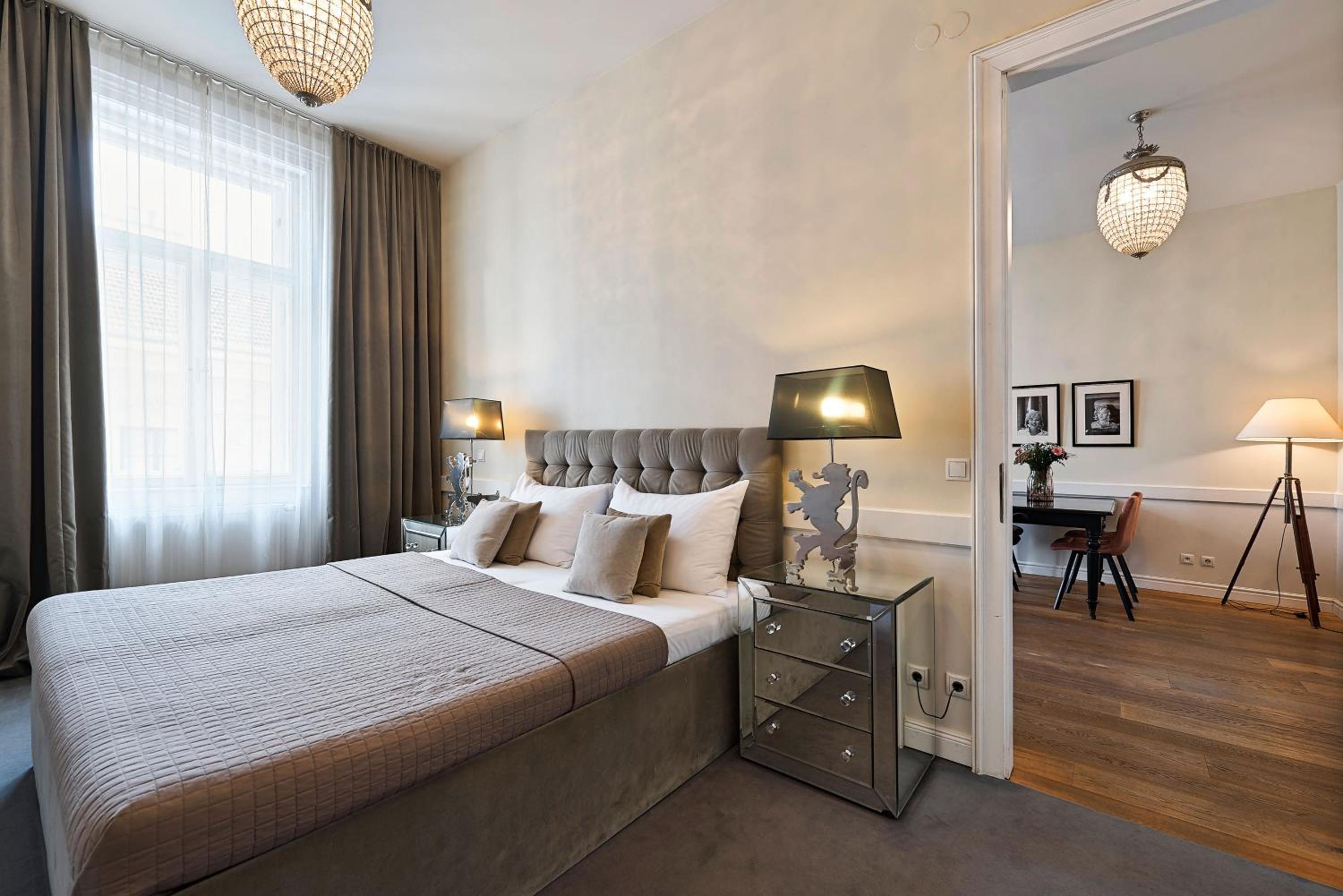 6 rooms Naschmarkt