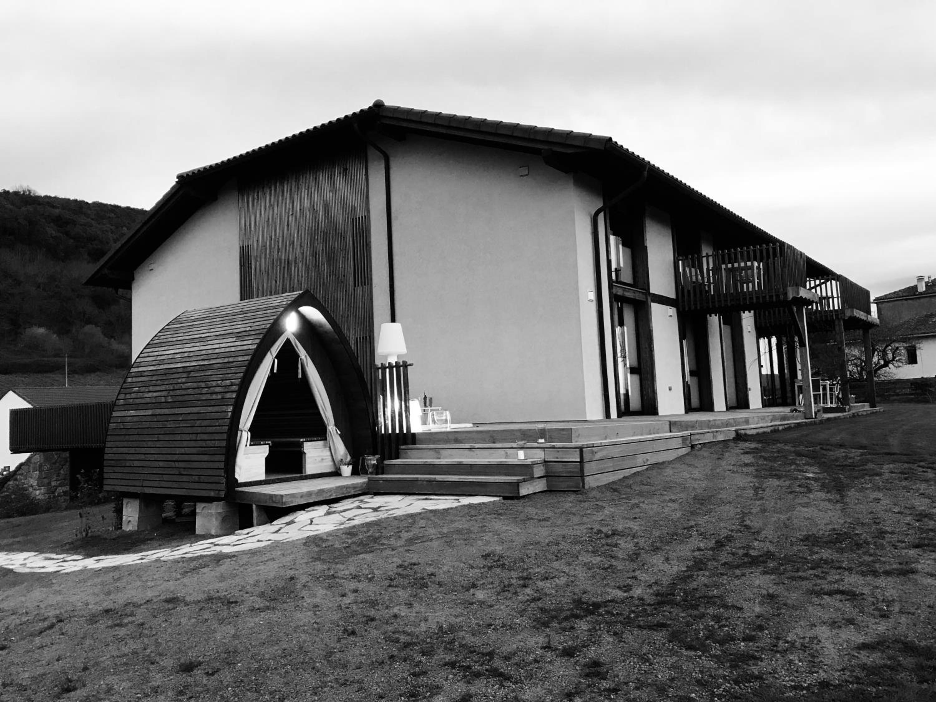 Photo 11