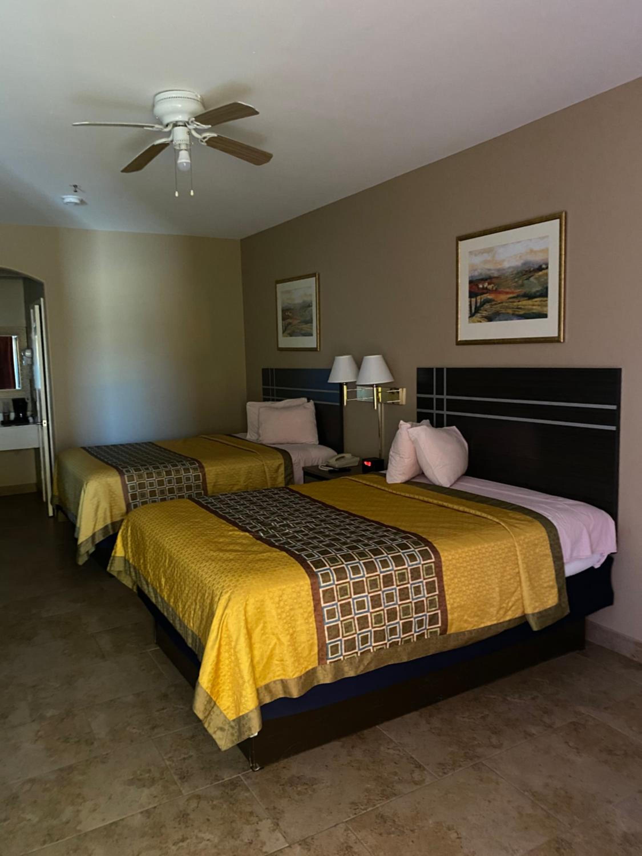 Los Fresnos Inn and Suites