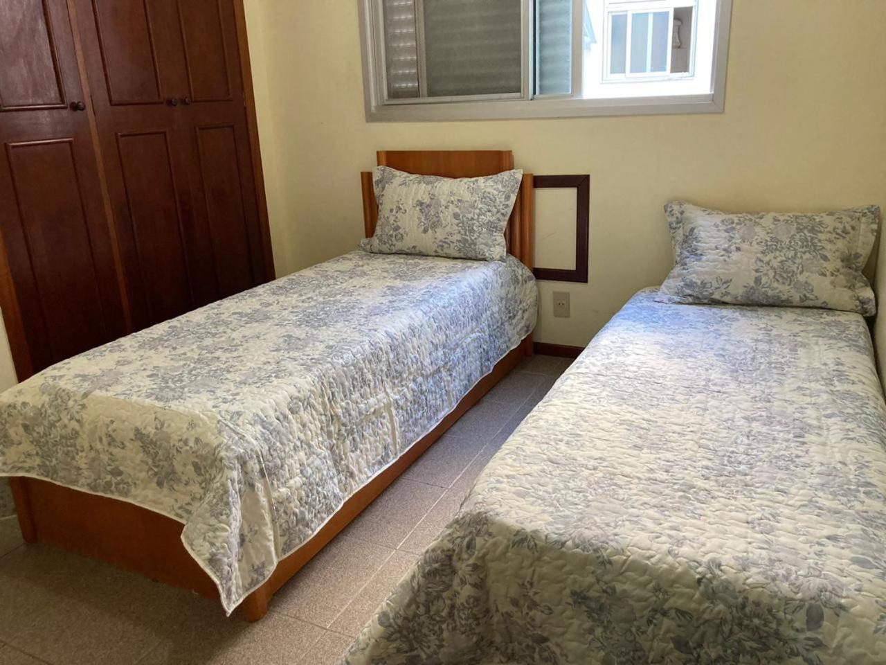 Joneson aluga um apto 3 Quartos na beira da Praia do Forte