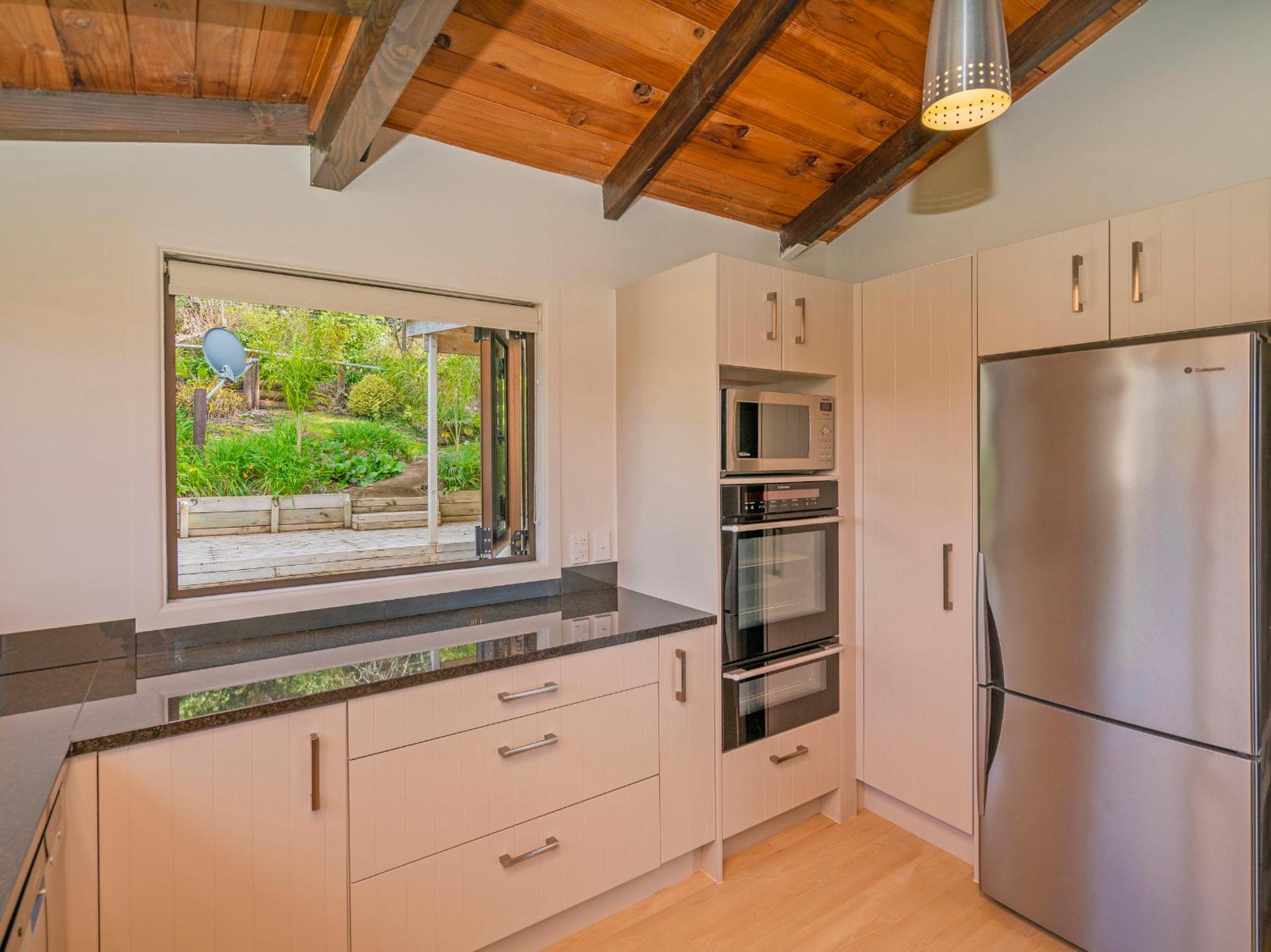 Tairua Harbour Views - Tairua Holiday Home view 4