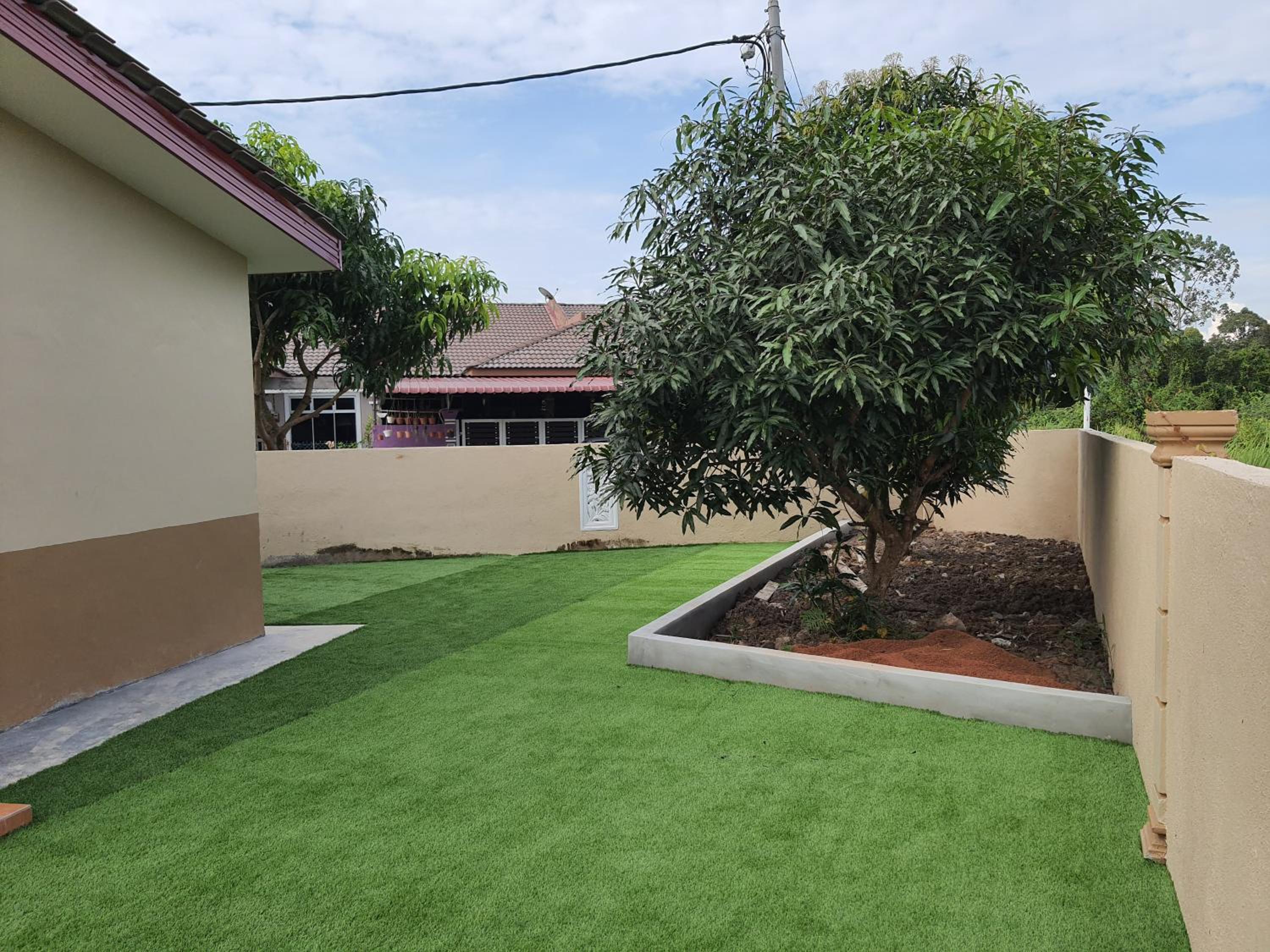 Swimming pool with 5 bedroom house Full AC near Stadium Hang Jebat photo 7