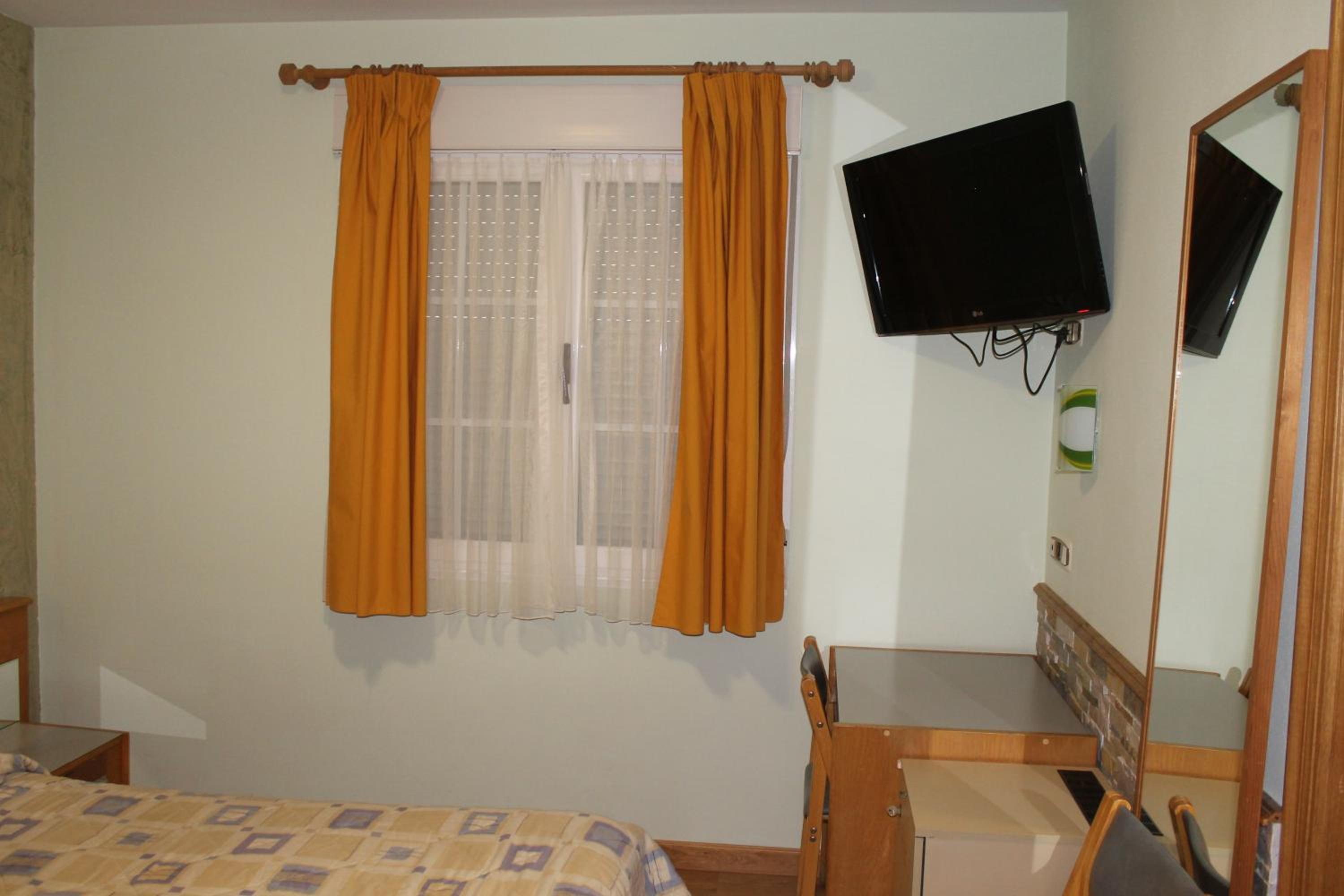 Hostal Burbia view 3