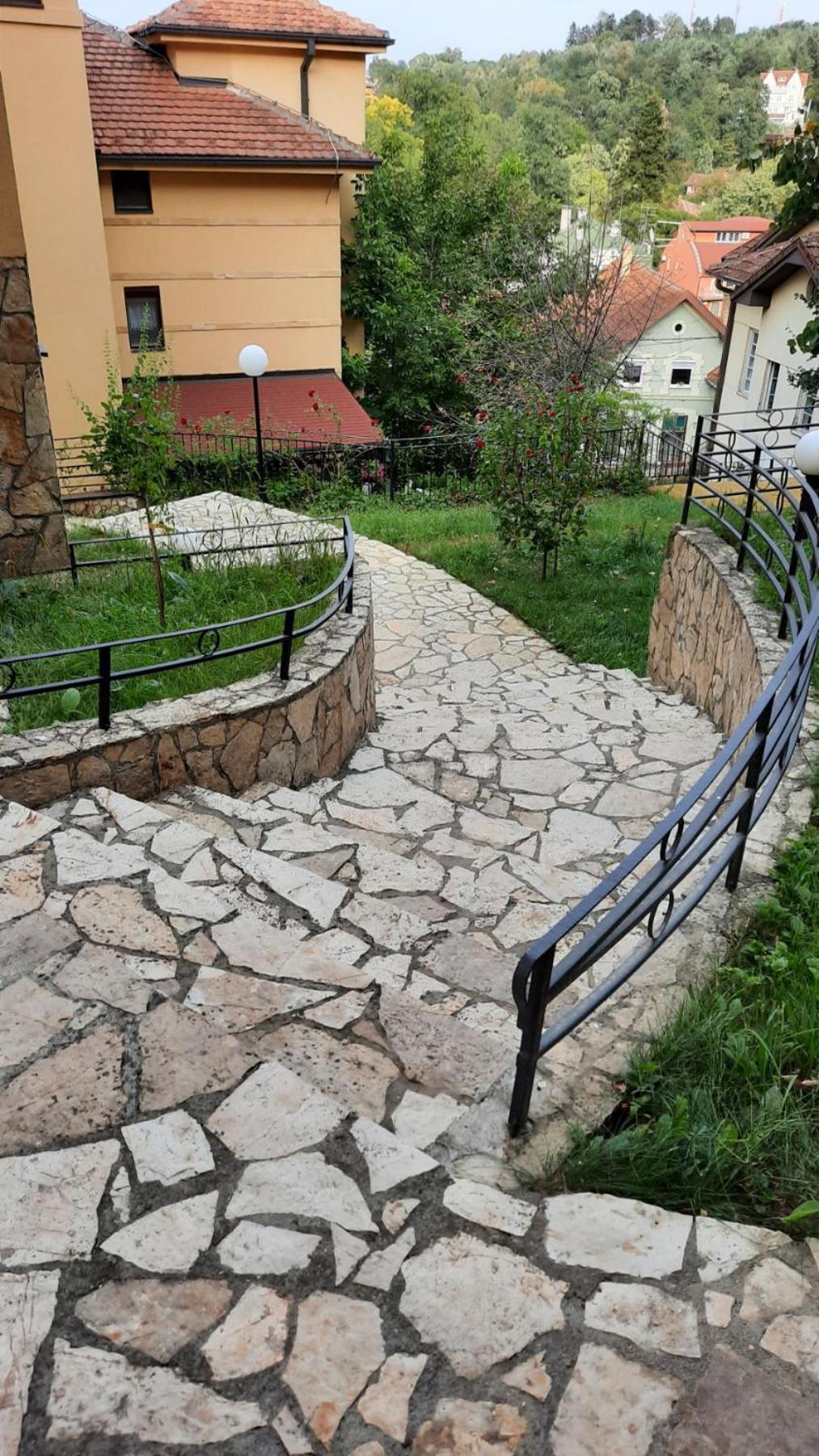 Photo 9