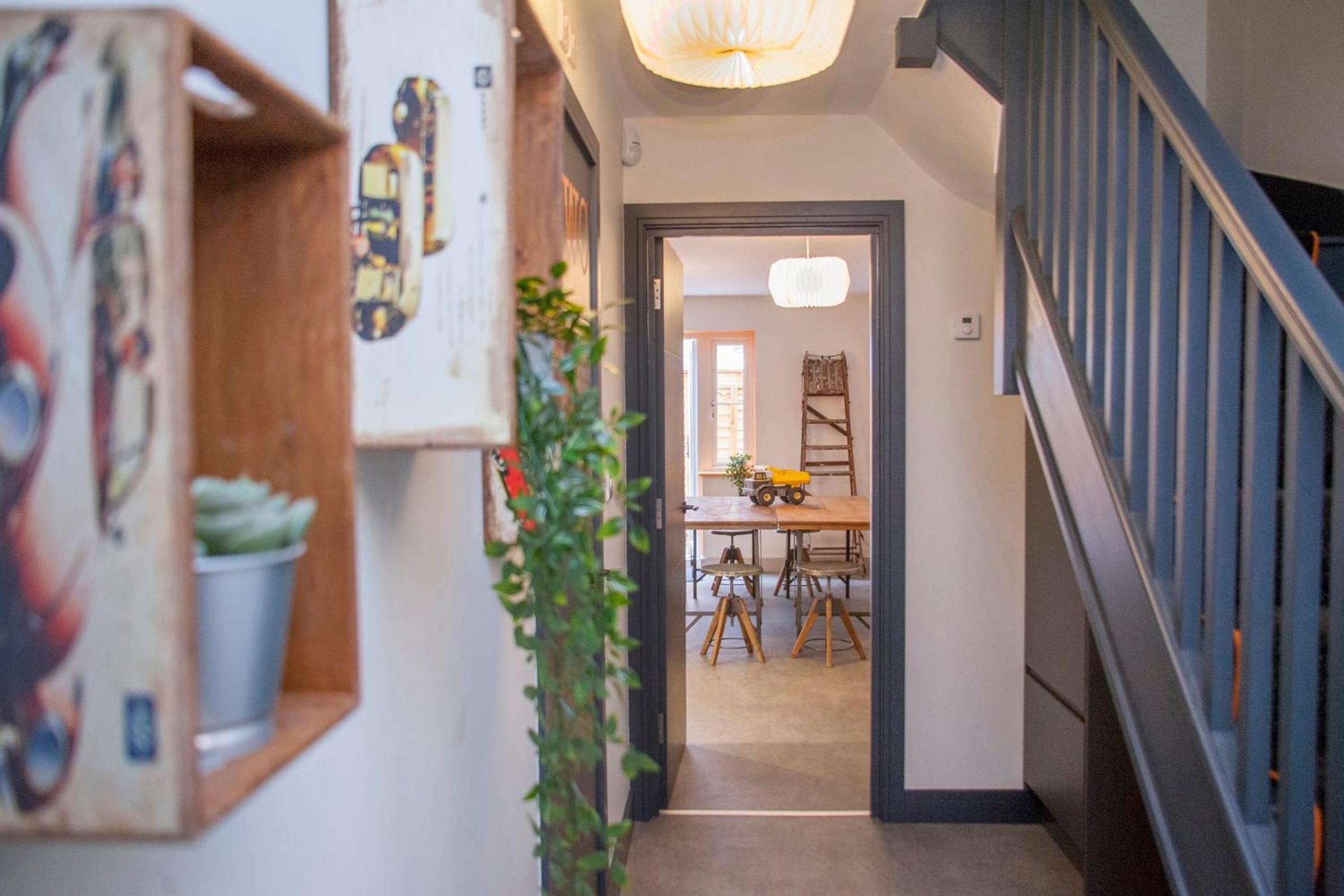 higgihaus #3a 4 Bed Monday - Friday Whole House view 3