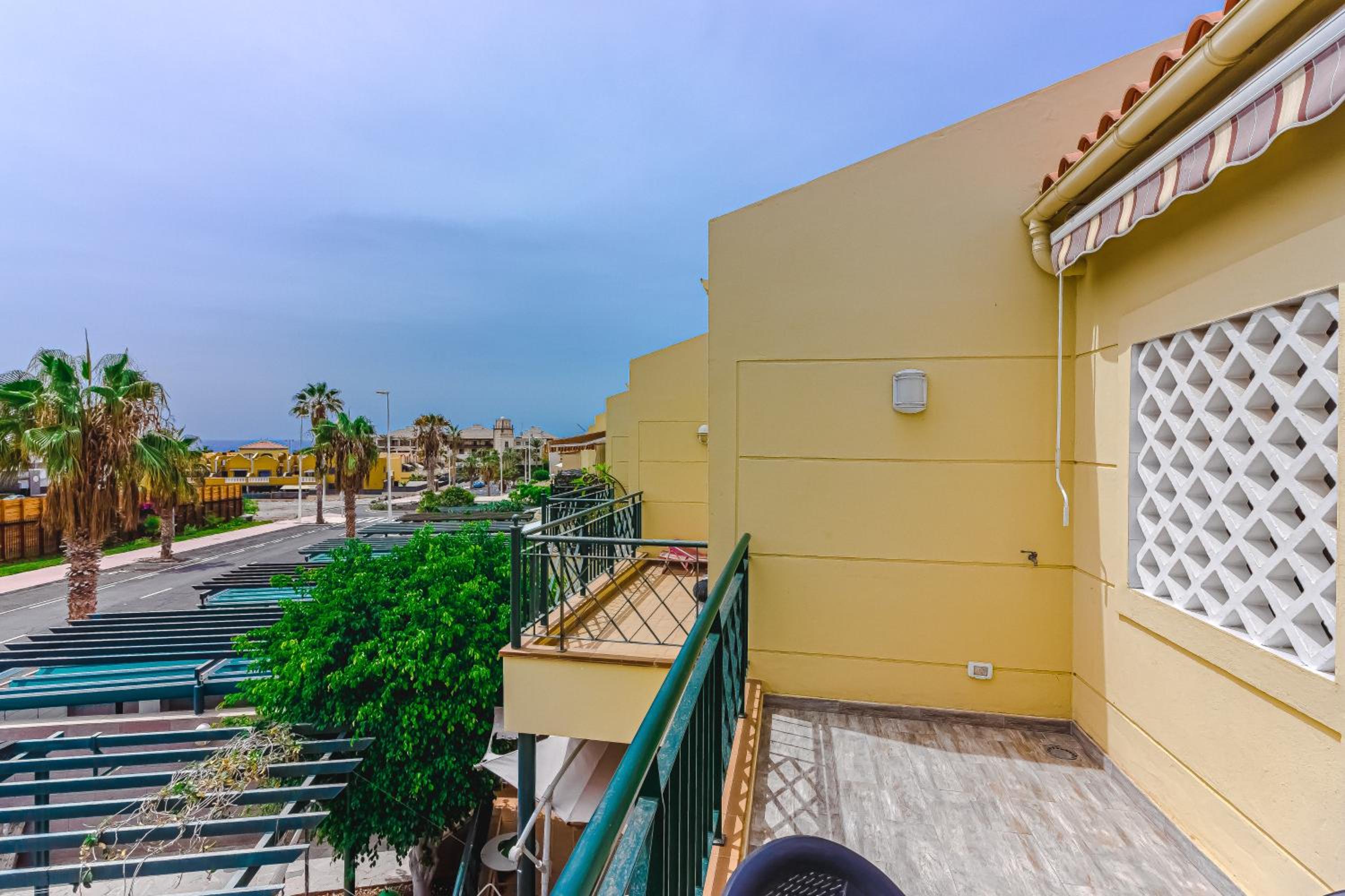 Cozy apartment in El Duque by AltamarHomes