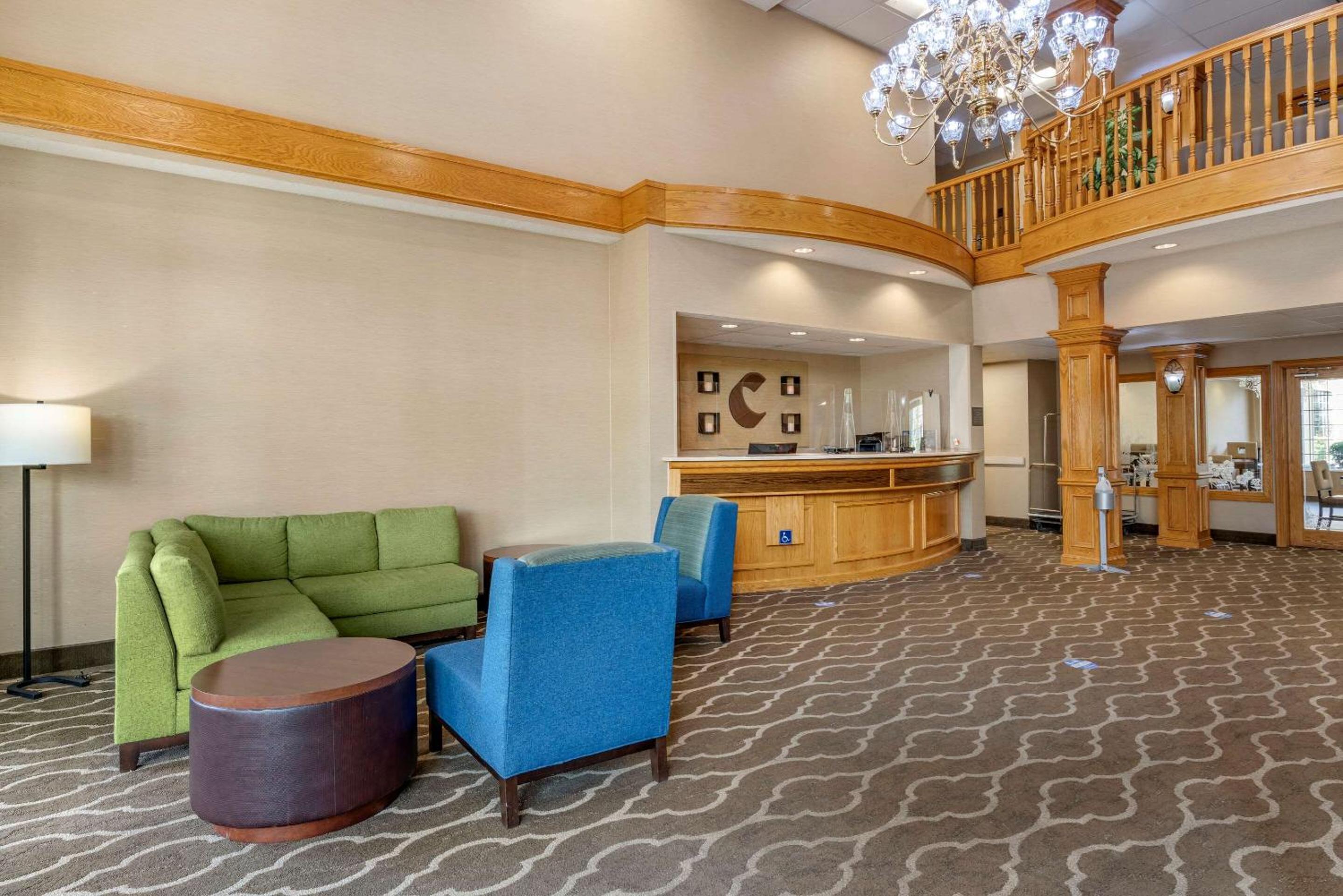 Albany Vacations - Comfort Suites Salem - Property Image 4