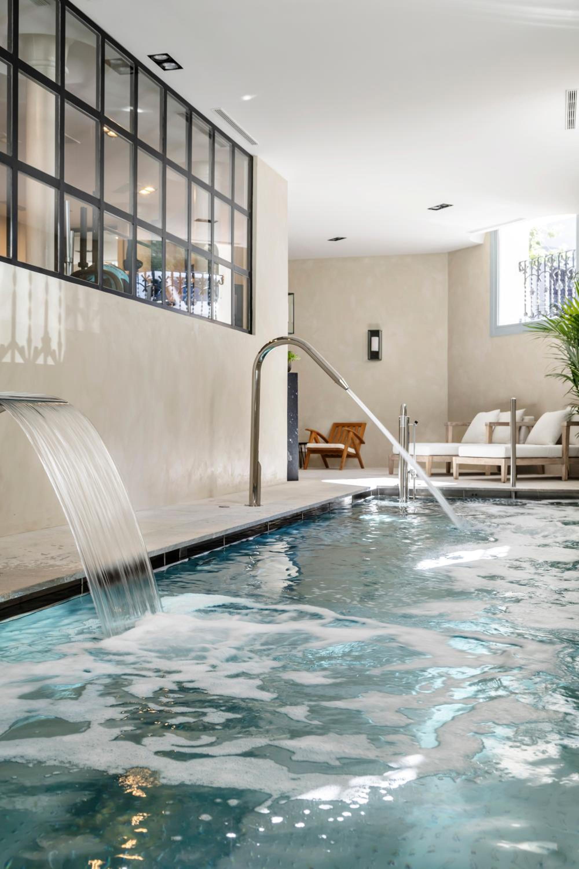 Ayala 63 - THE ARC COLLECTION