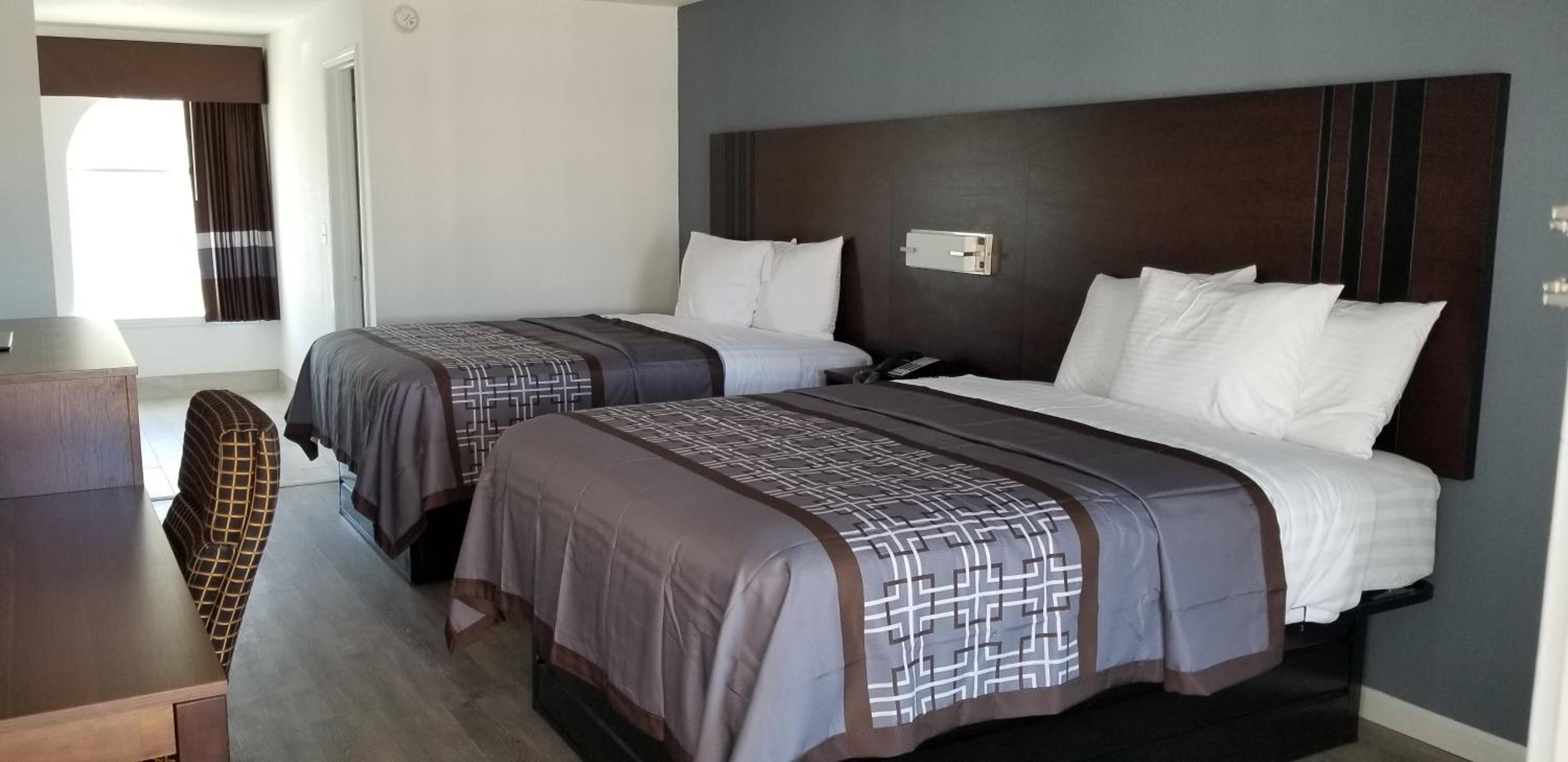 Key West Inn - Boaz - Property Image 21