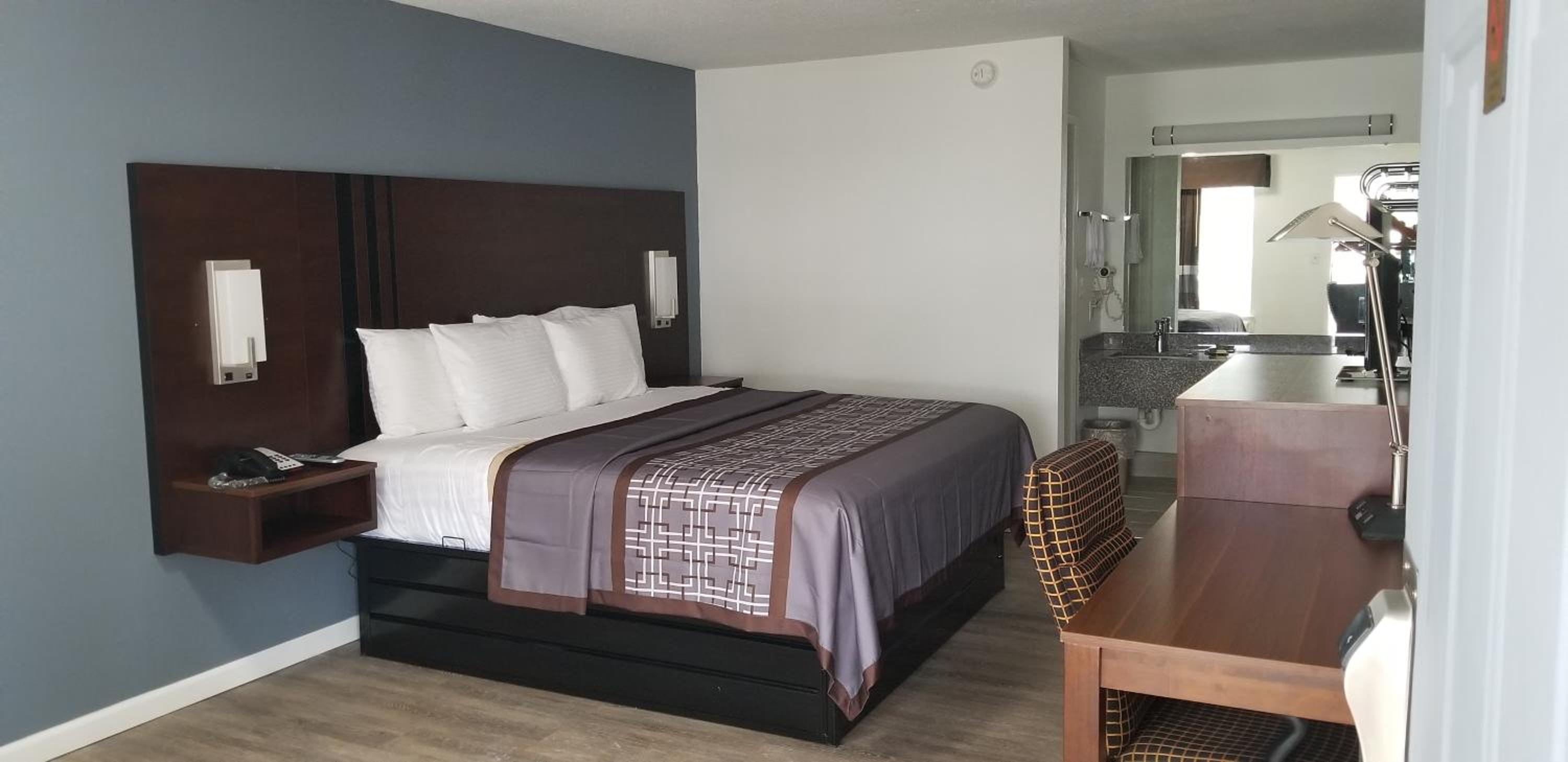 Key West Inn - Boaz - Property Image 1