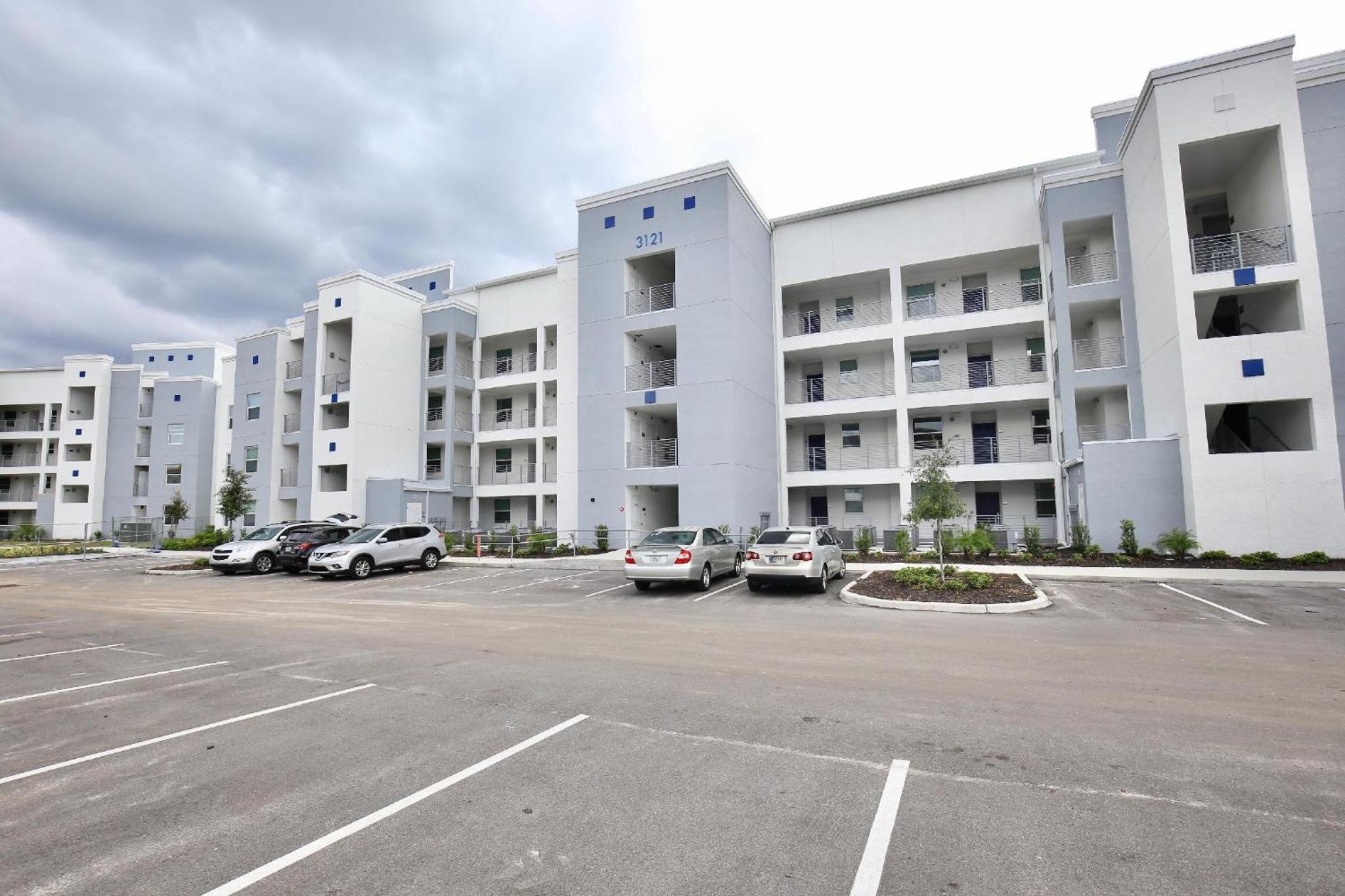 Spectacular 2 bedroom apartment in spectacular Storey Lake community Next to Disney!