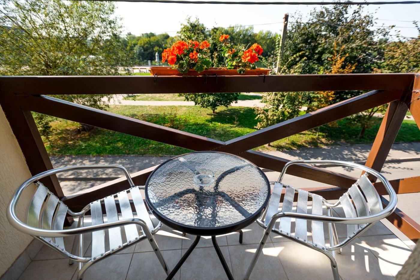 Guest House Shale