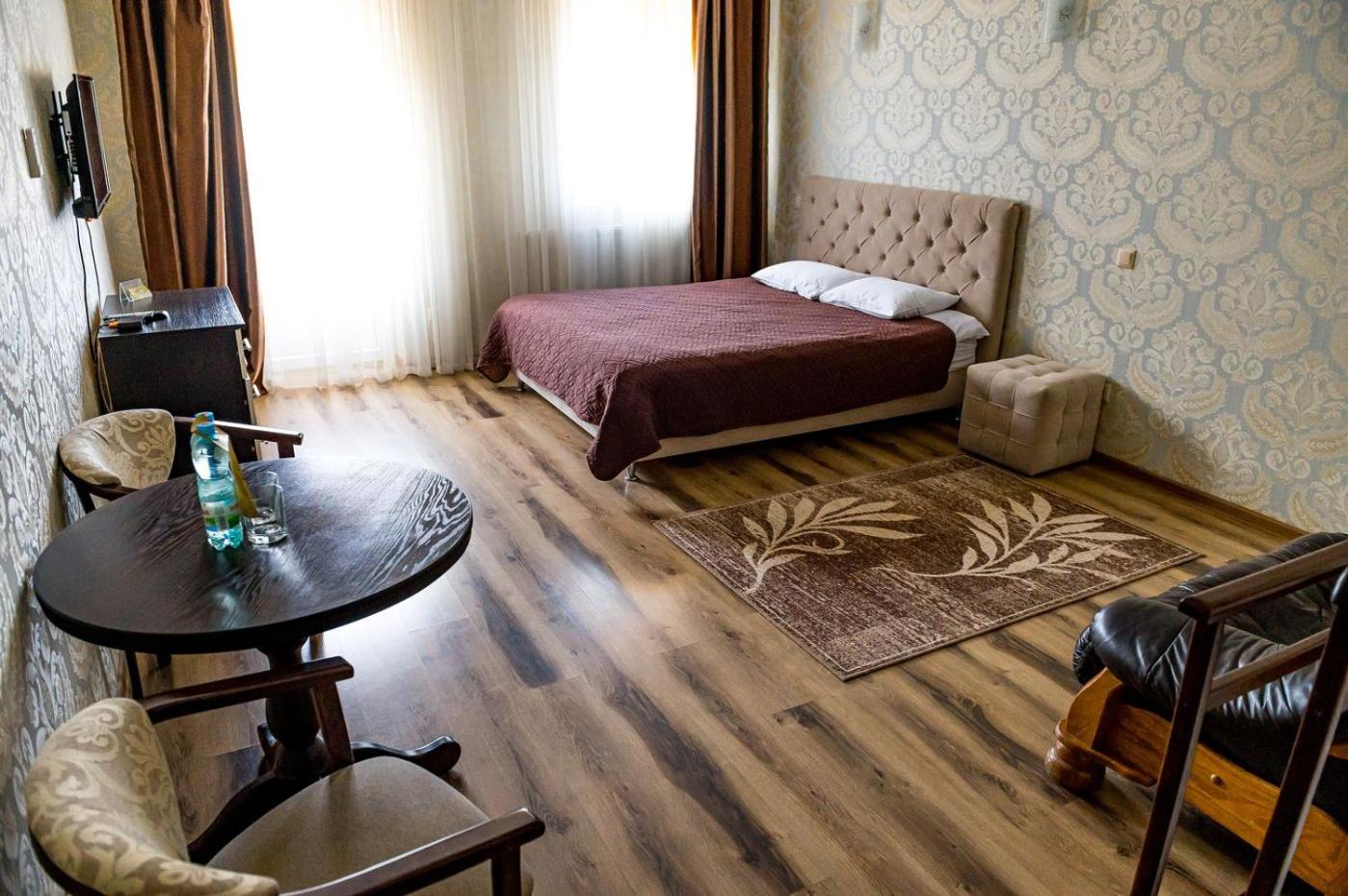 Guest House Shale
