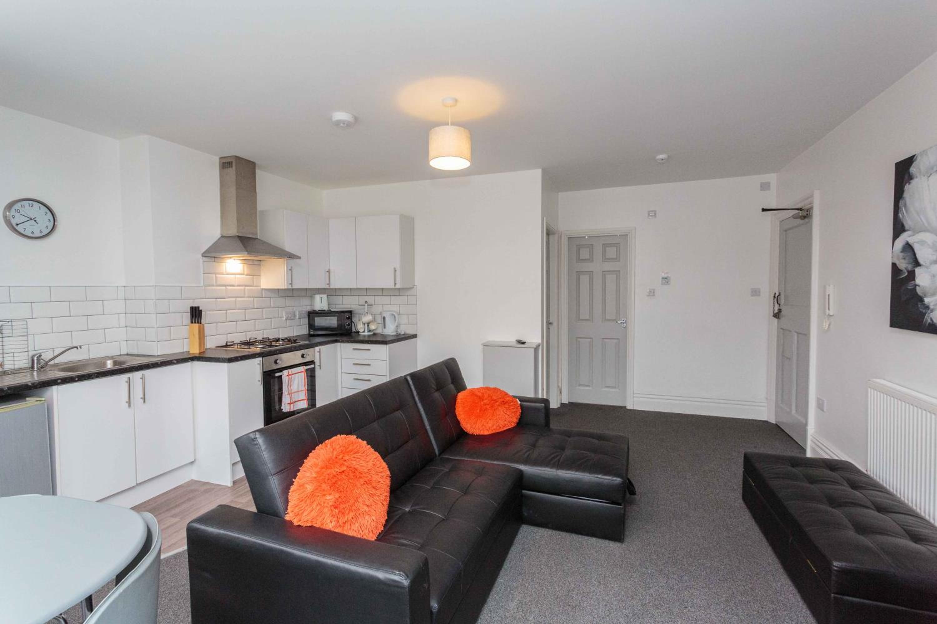 Cherry Property - Orange Suite view 4