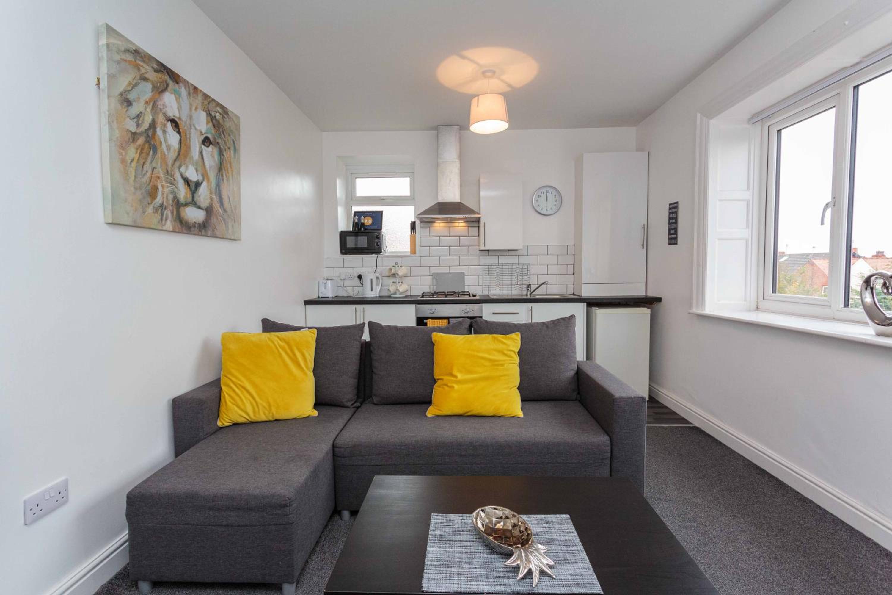 Cherry Property - Pineapple Suite view 2
