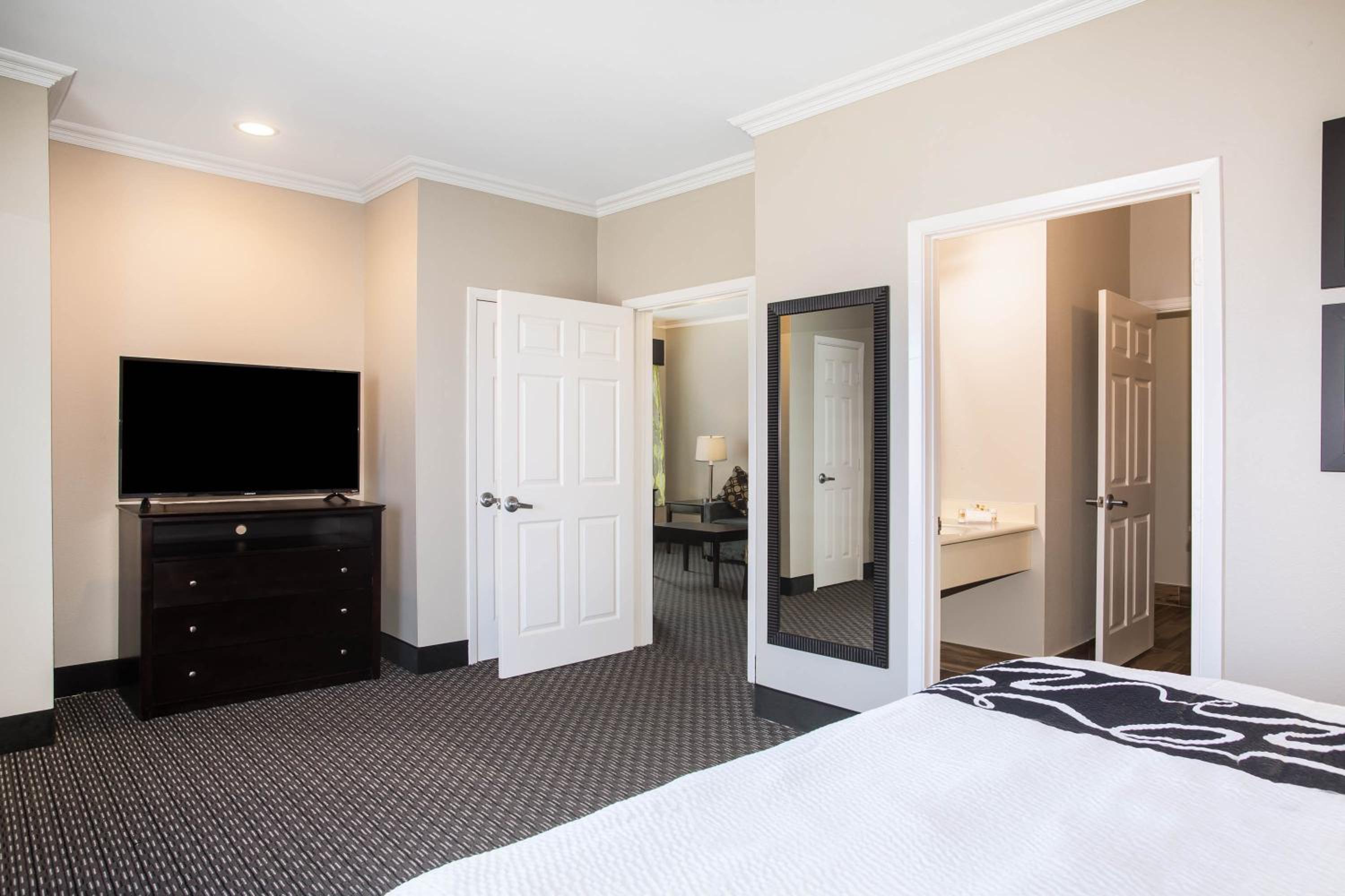 La Quinta by Wyndham Houston - Magnolia - Property Image 35