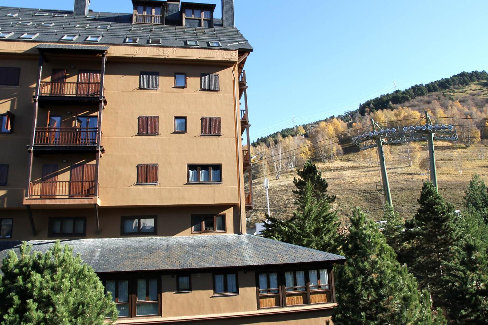 Apartamento en Baqueira a 100 metros de la telecabina view 3