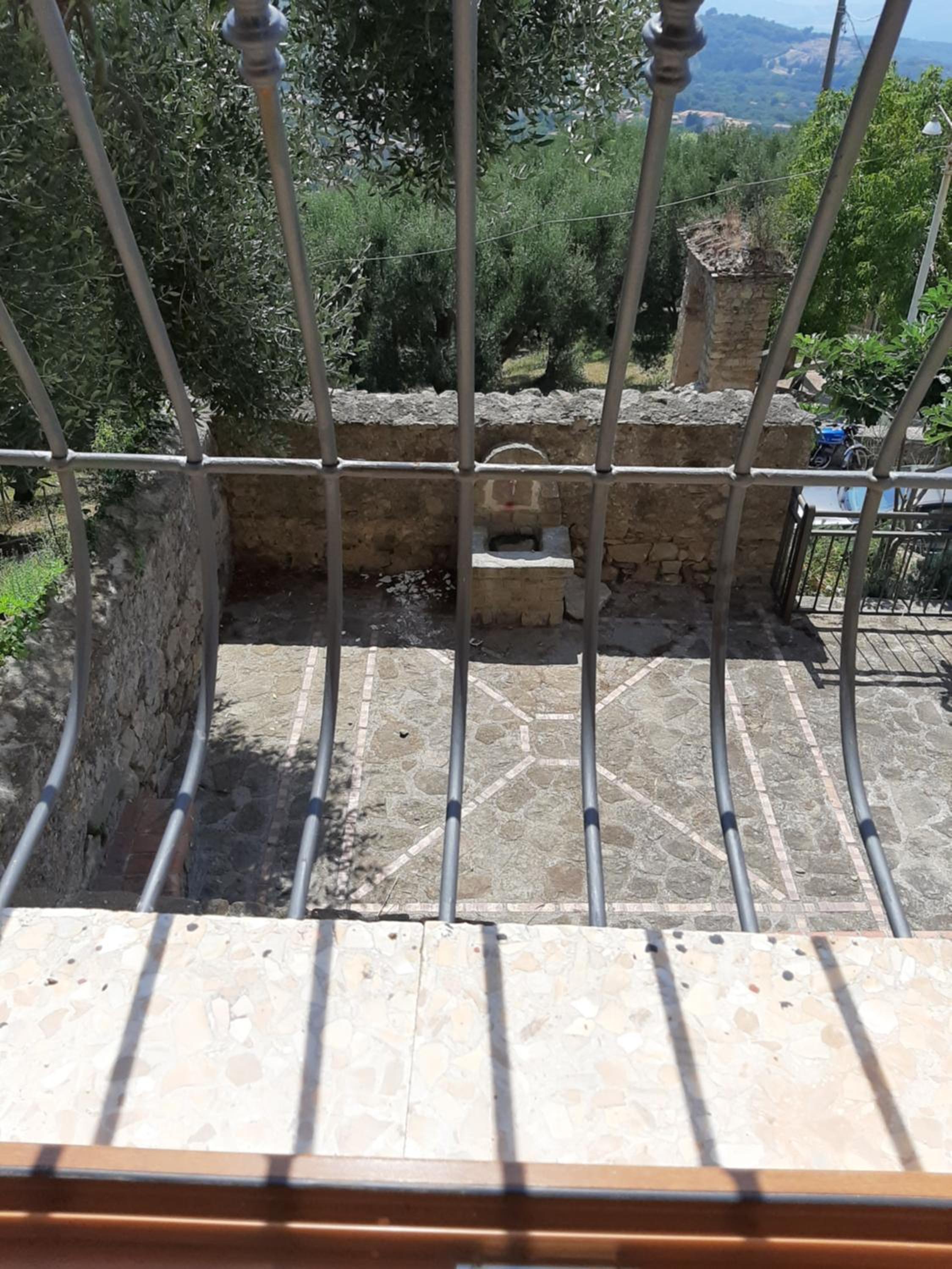 Porta Longobardi view 5