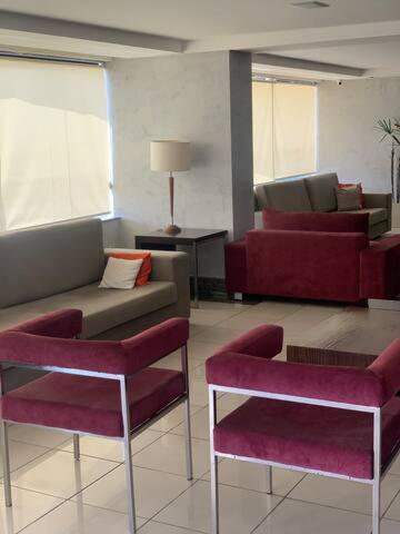 Apartamento em Areia Preta com vista para o mar