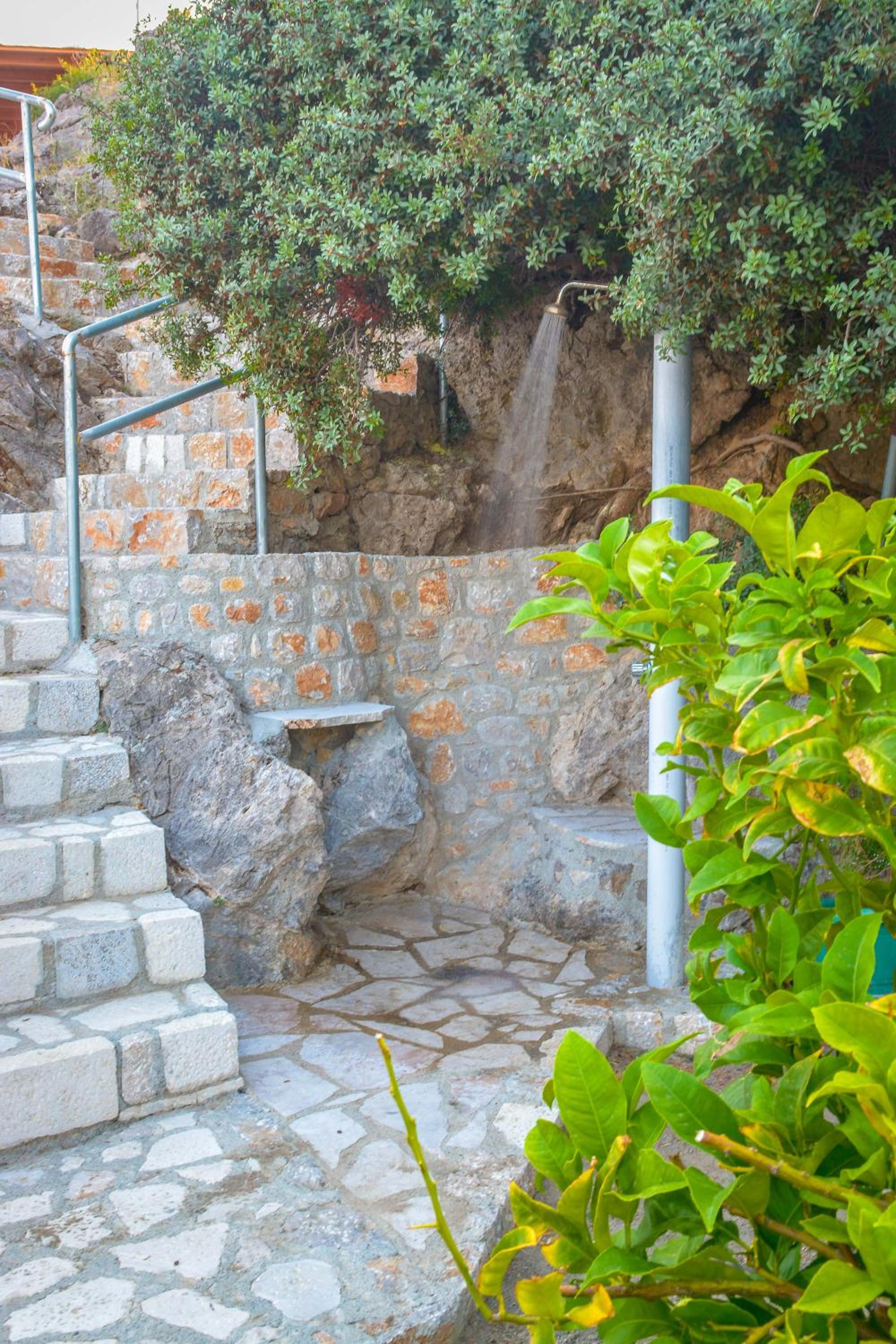 Photo 32