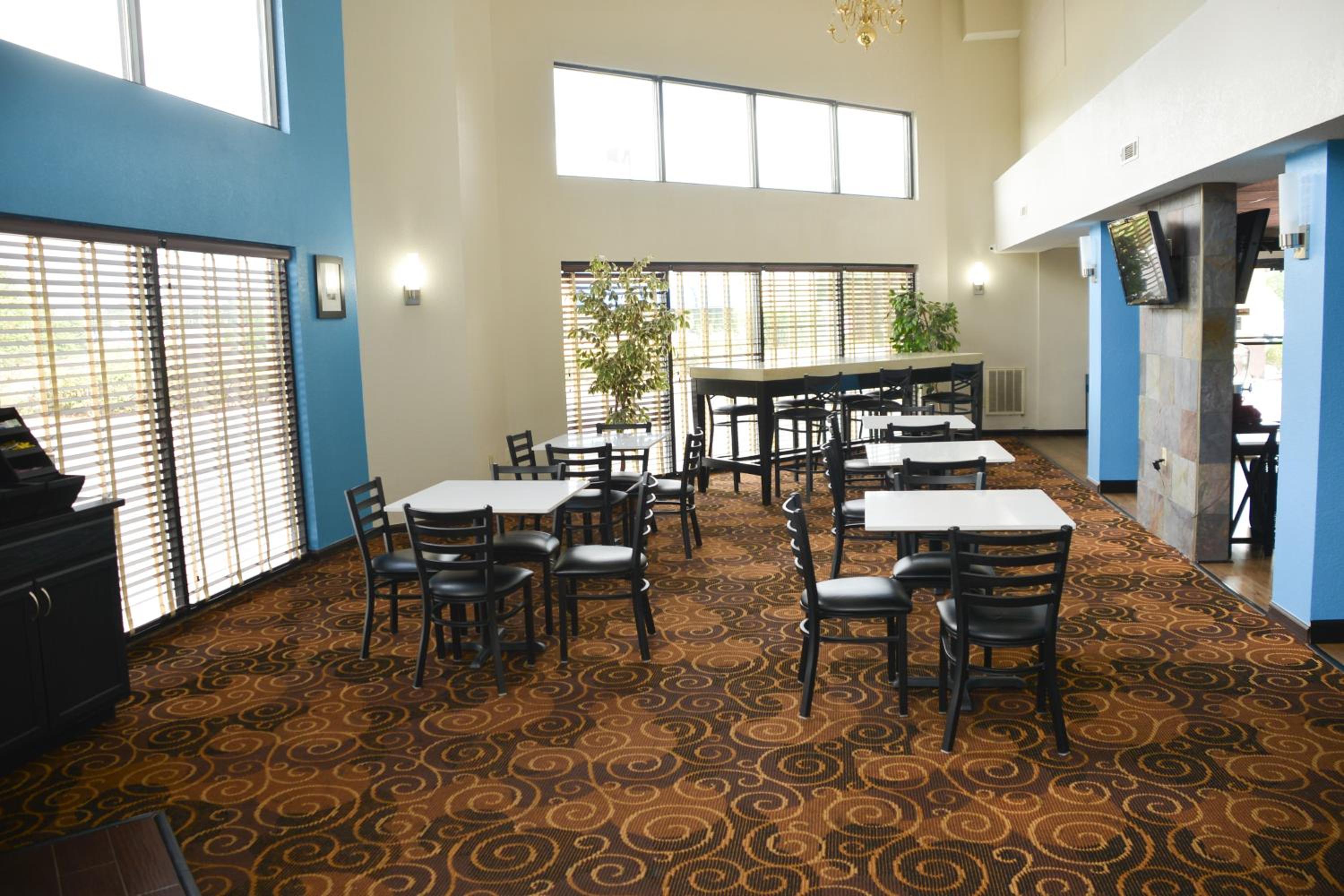 Baymont by Wyndham Santee view 4