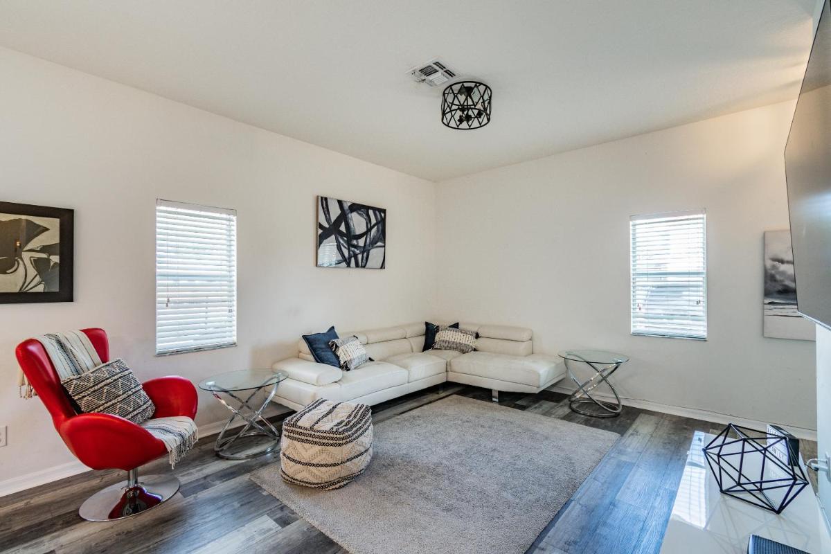 Renovated TownHouse with Private Pool Home 5 STARS view 2