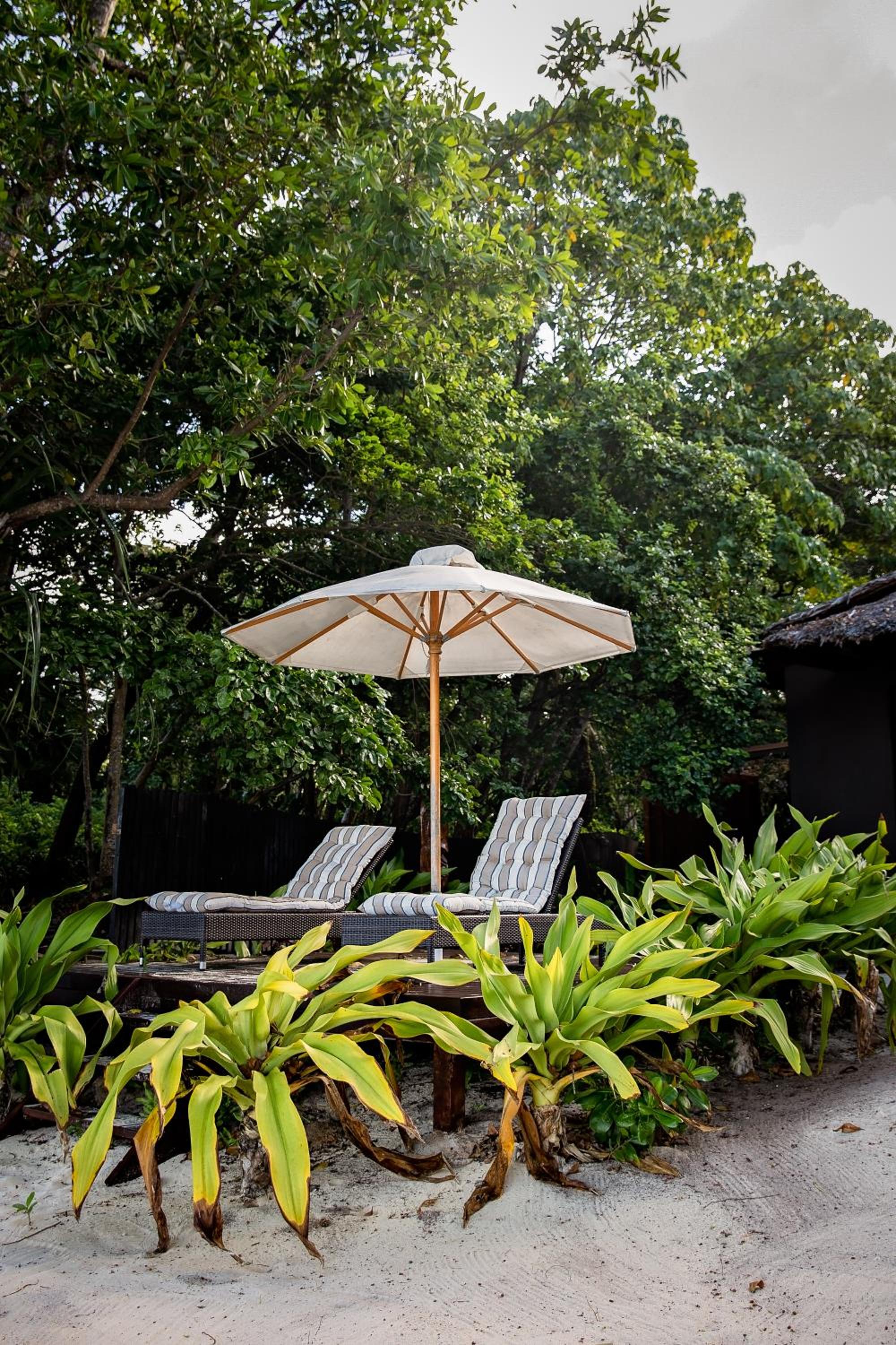 Barrier Beach Resort