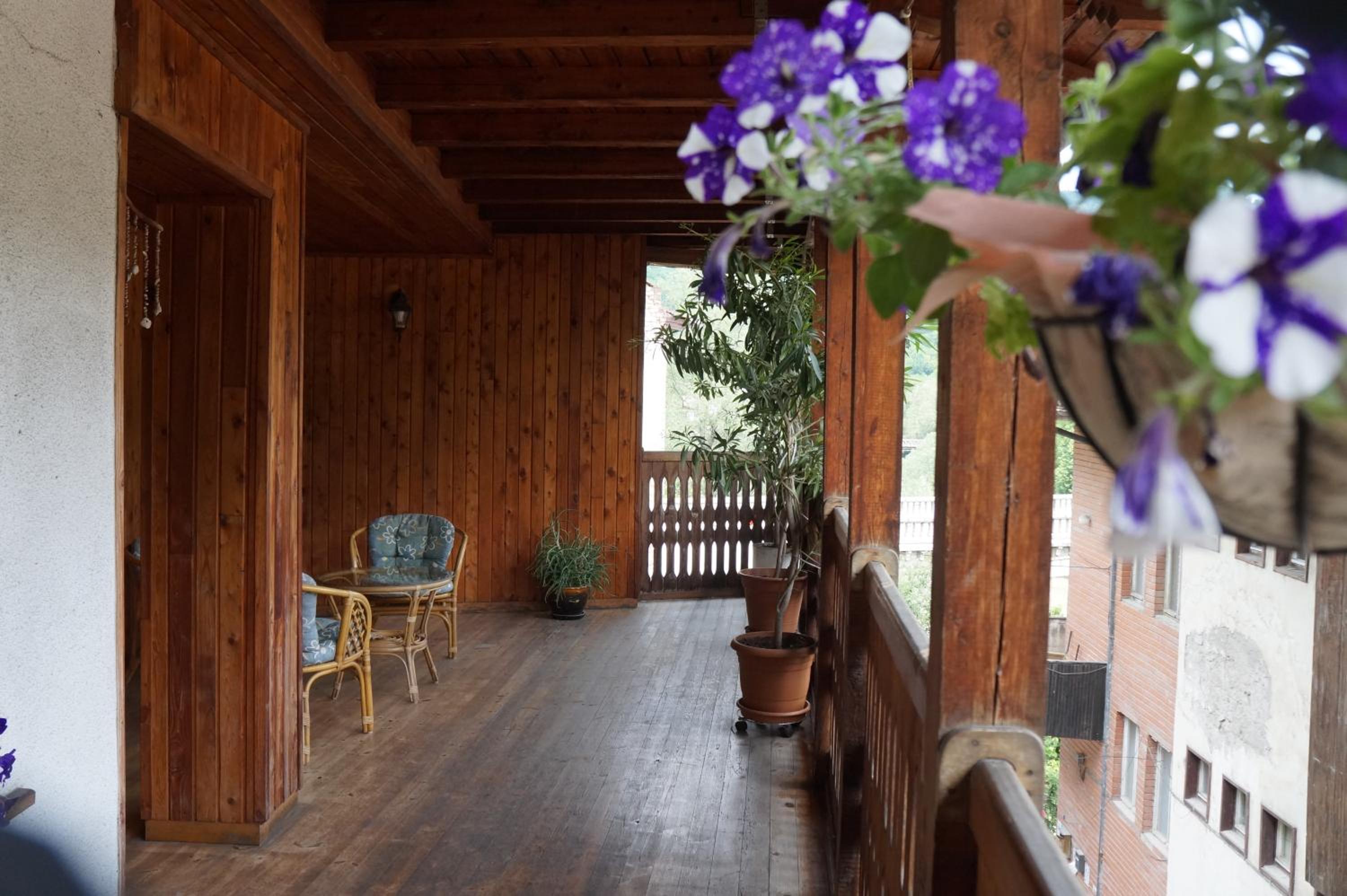 Home with the veranda (B&B) free parking