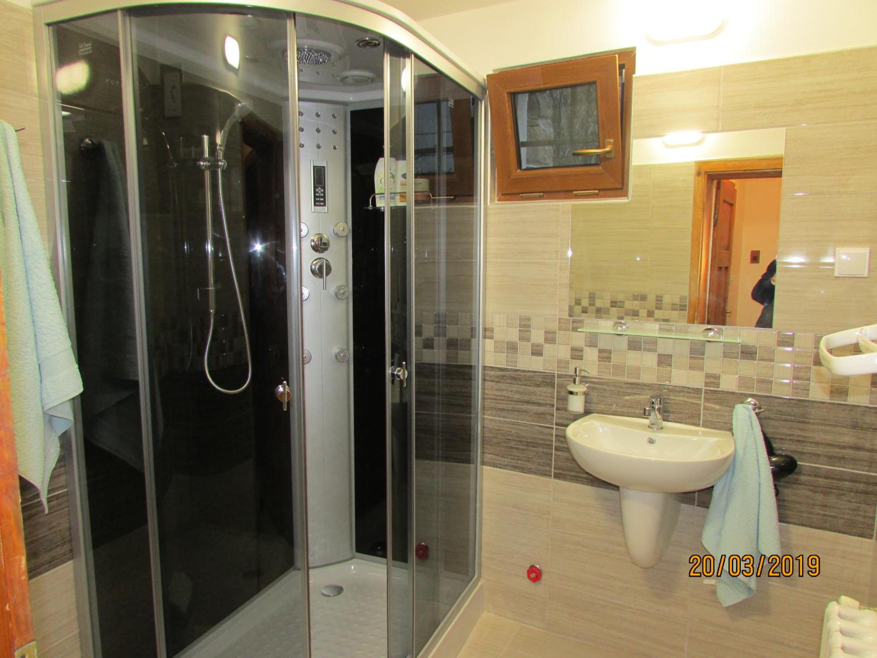 Home with the veranda (B&B) free parking
