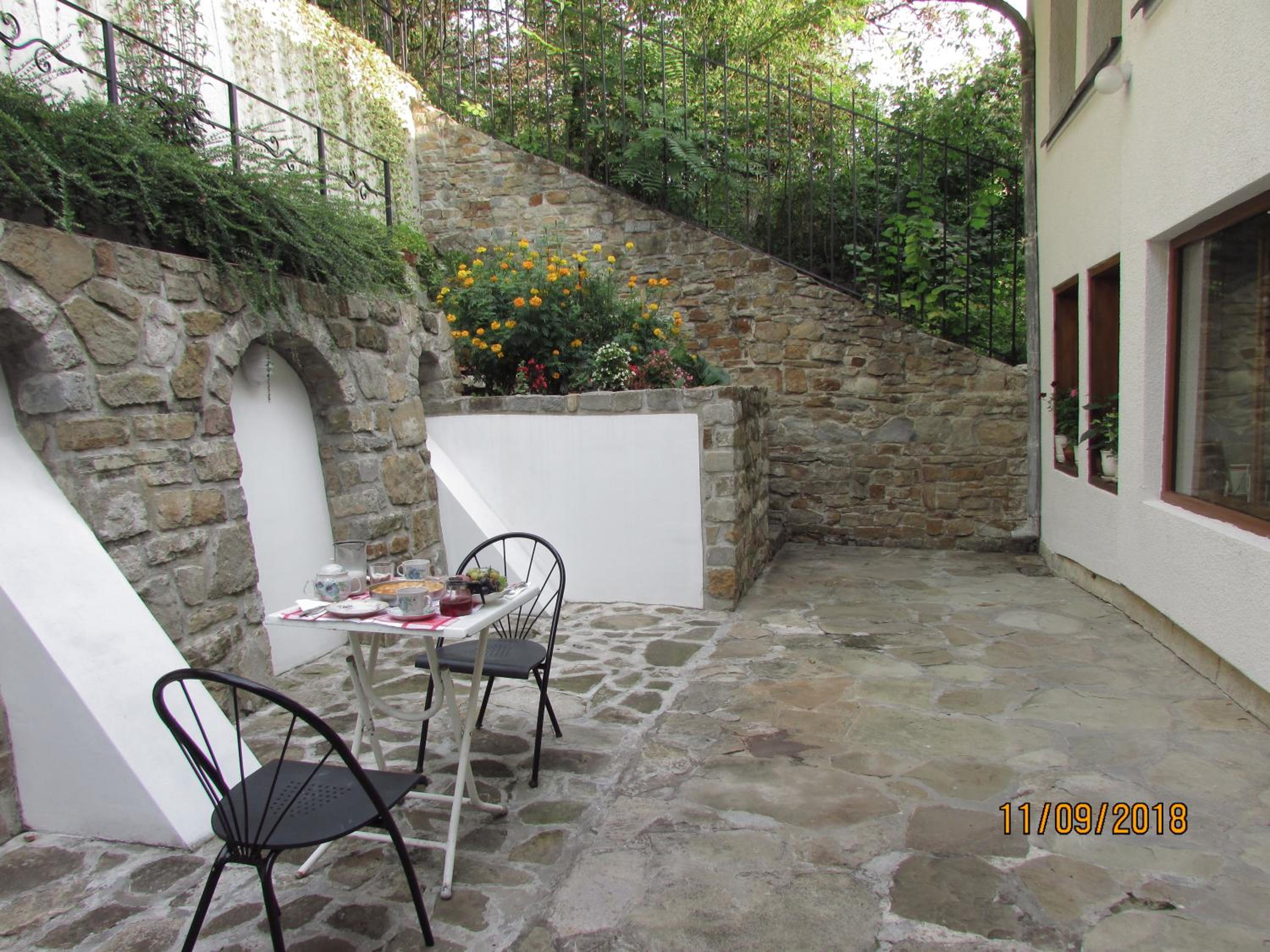 Home with the veranda (B&B) free parking