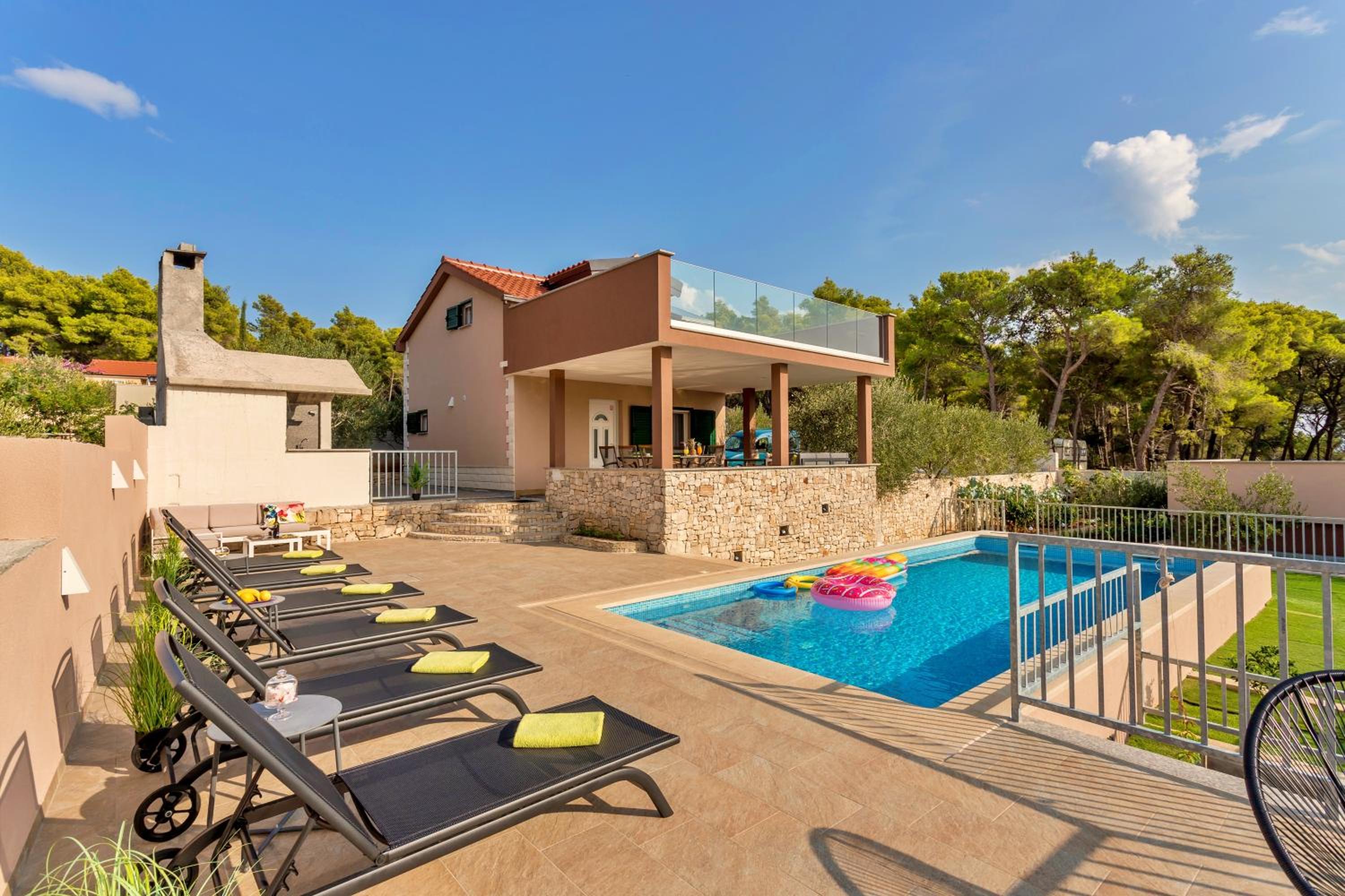 Villa Karmelota view 4