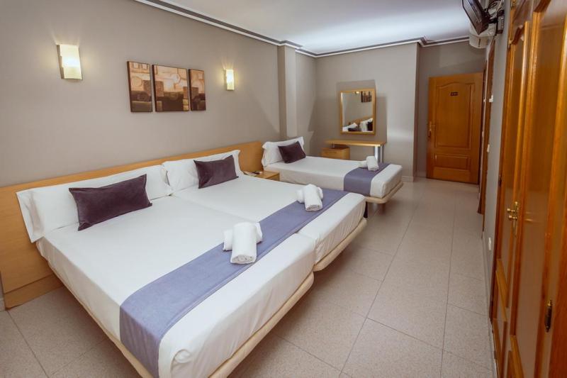 Hostal El Cruce view 2