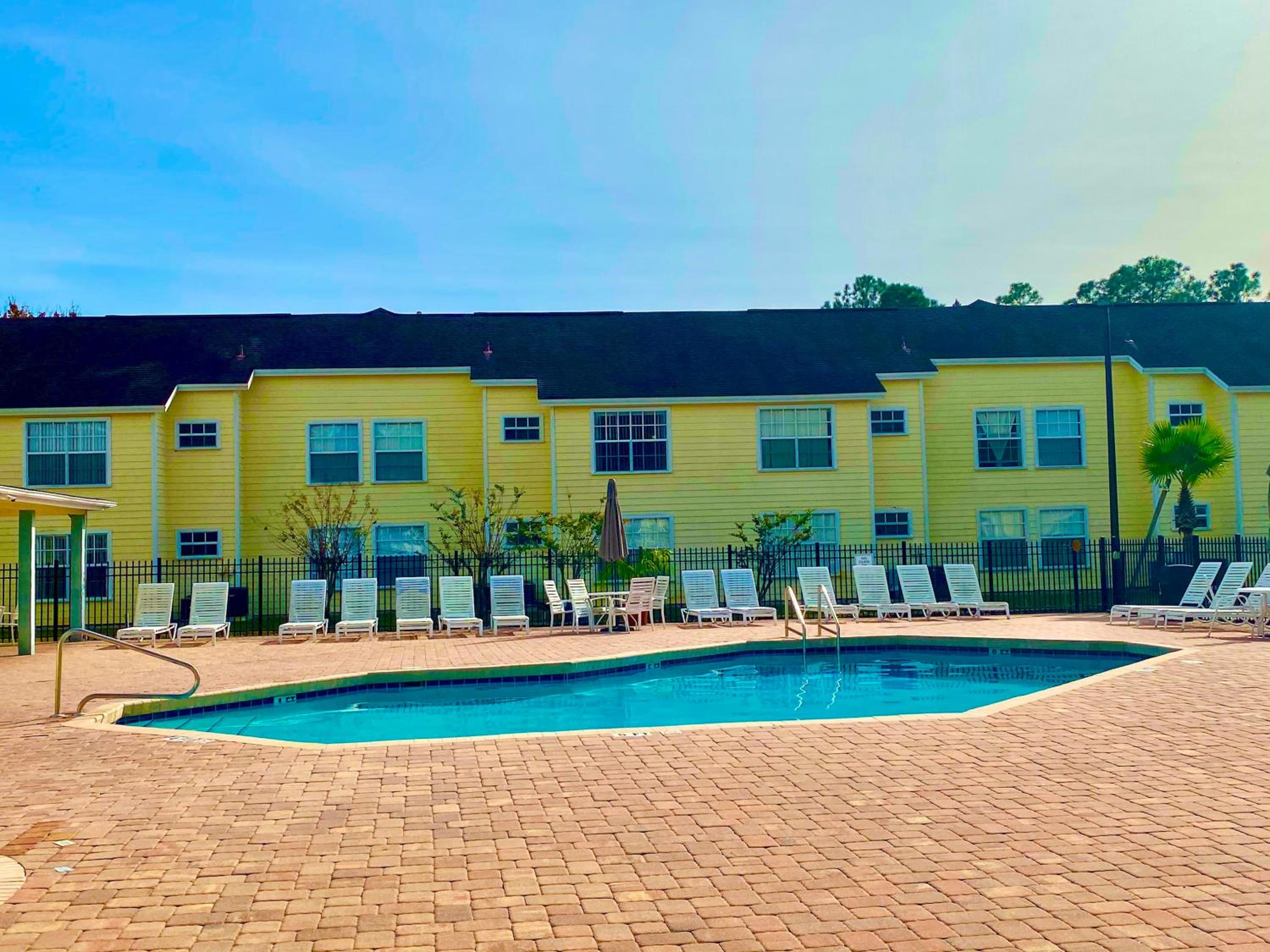 Grand Holiday 3BR Palms Condo near Disney Parks view 4