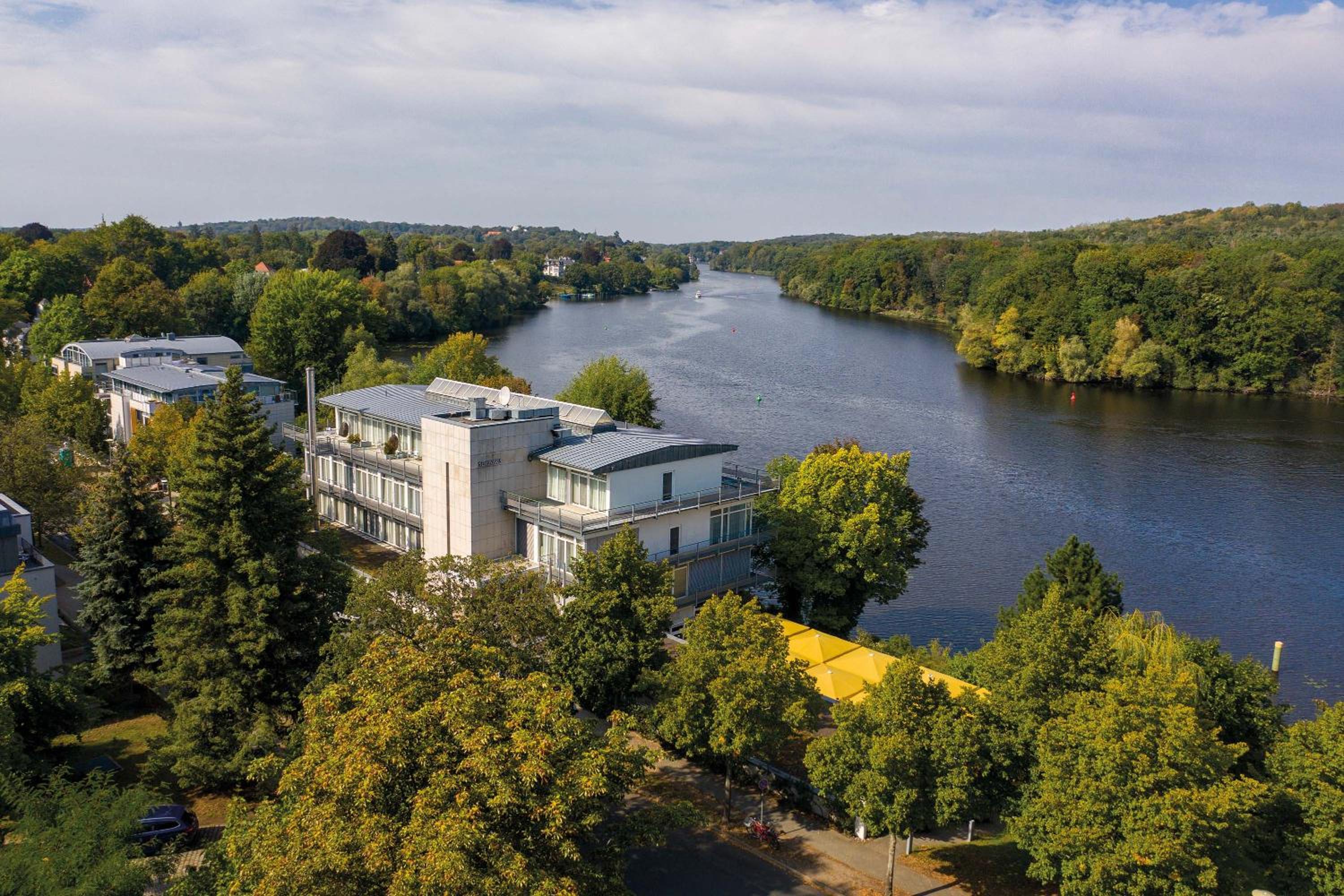 Potsdam Vacations - Seminaris Hotel Potsdam Griebnitzsee - Property Image 1